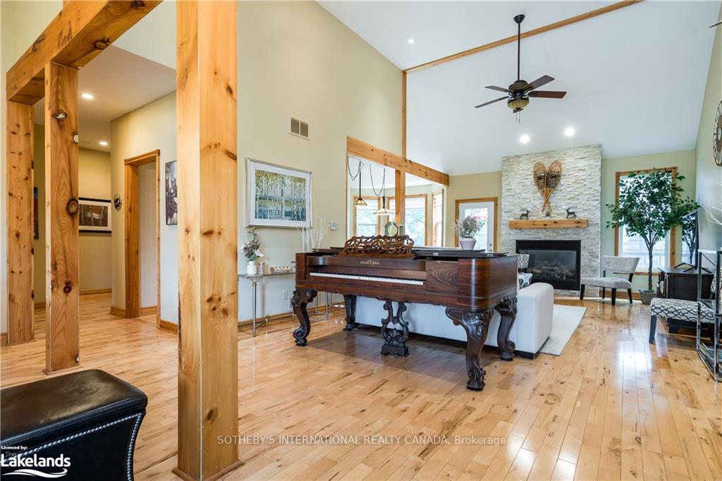 Photo 15 of 188 Brooker Boulevard, Blue Mountains — HOMEH