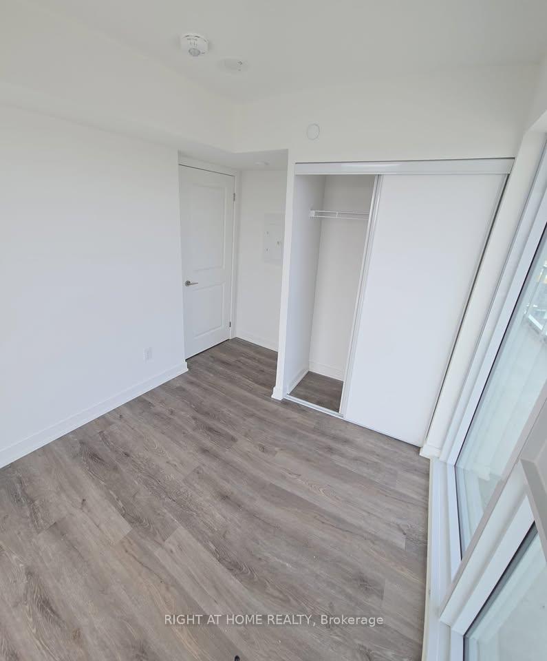 Photo 5 of Unit 1602, 1010 Sandy Beach Road, Pickering, Bay Ridges — HOMEH