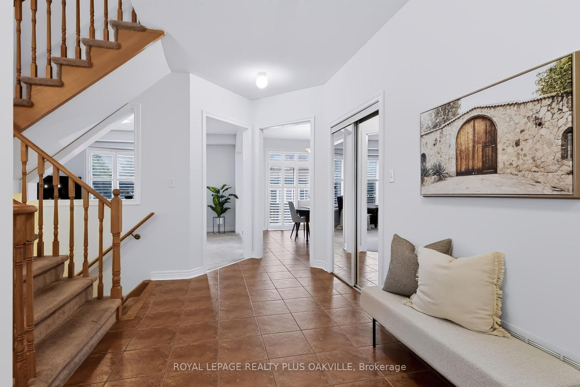 Photo 7 of 2254 Dunforest Crescent, Oakville, Westmount — HOMEH
