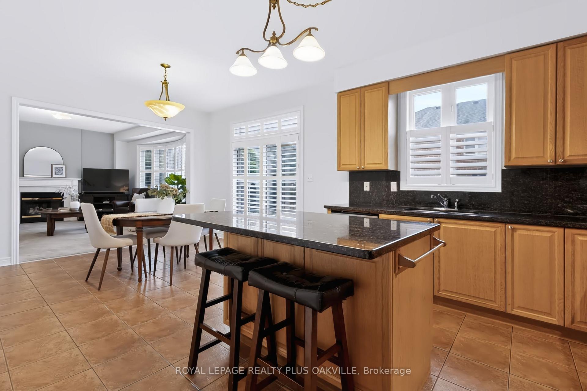 Photo 13 of 2254 Dunforest Crescent, Oakville, Westmount — HOMEH