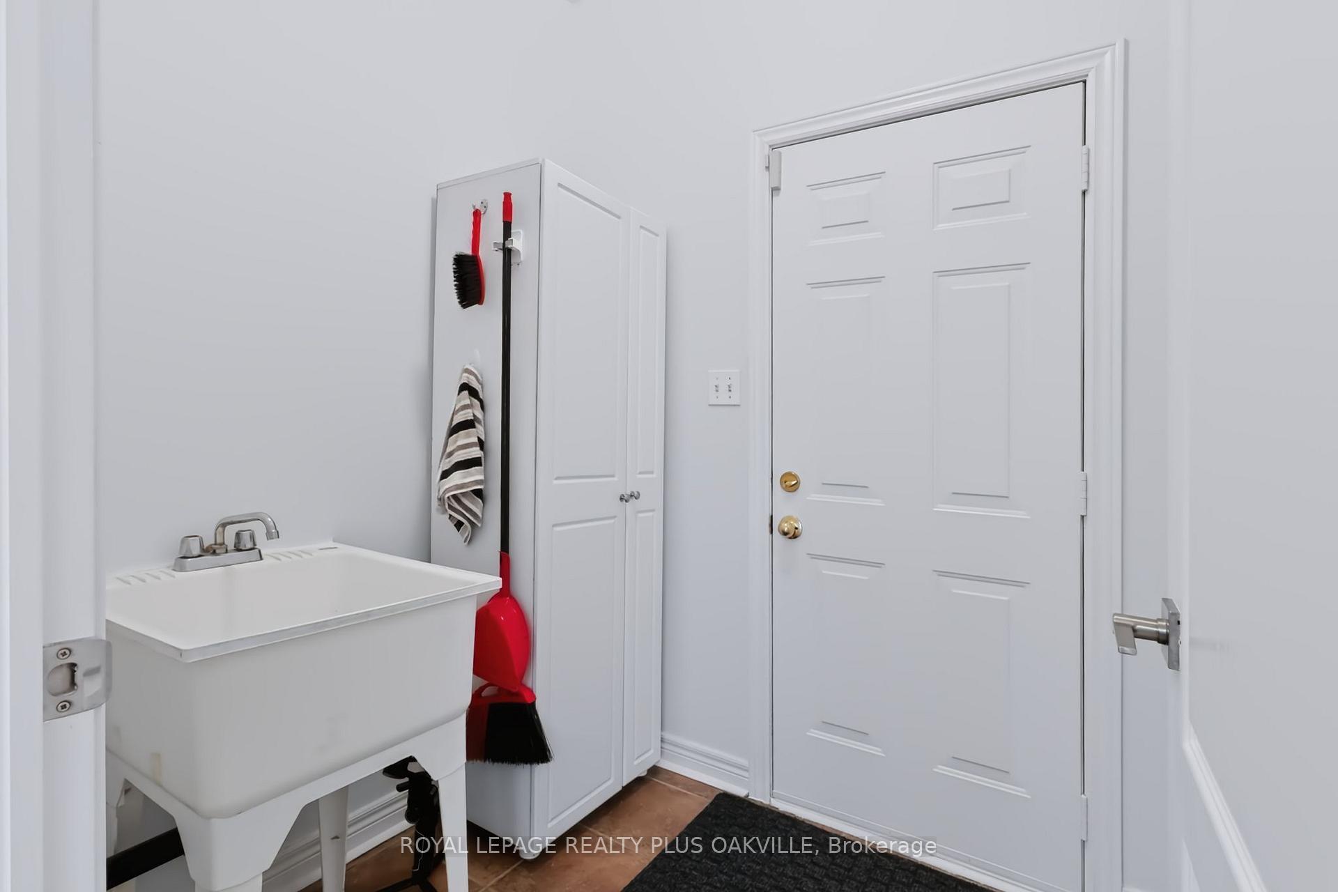Photo 26 of 2254 Dunforest Crescent, Oakville, Westmount — HOMEH