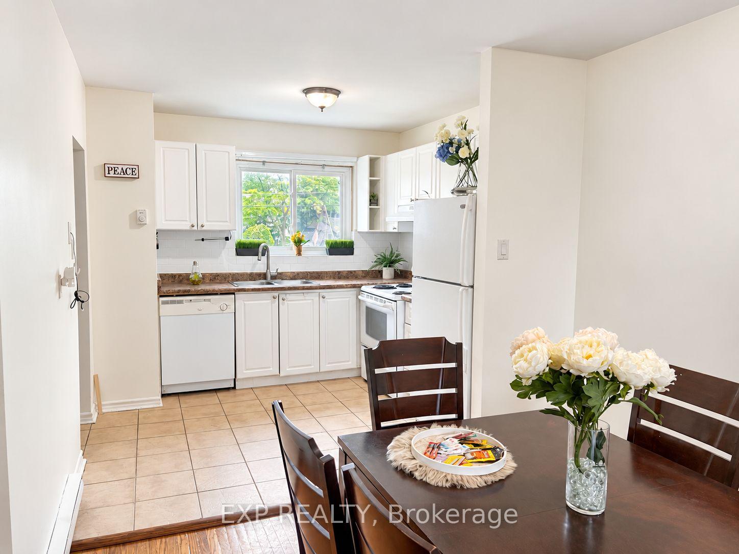 Photo 3 of Unit 111, 55 Godstone Road, North York, Don Valley Village — HOMEH