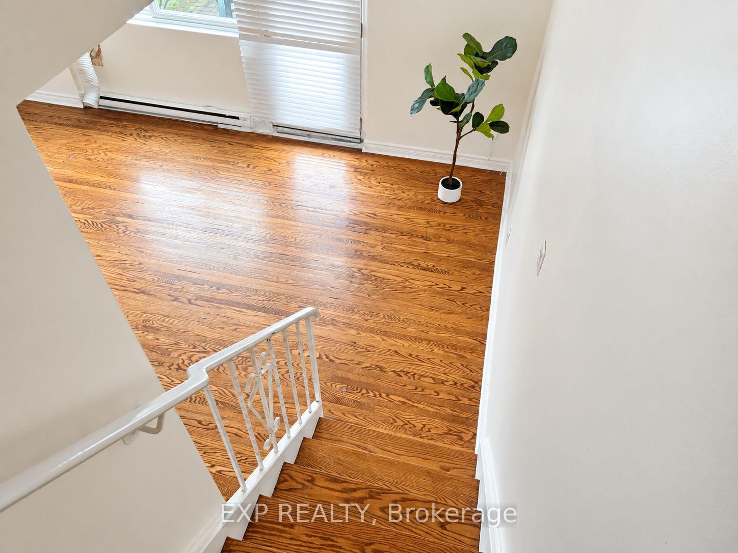 Photo 6 of Unit 111, 55 Godstone Road, North York, Don Valley Village — HOMEH