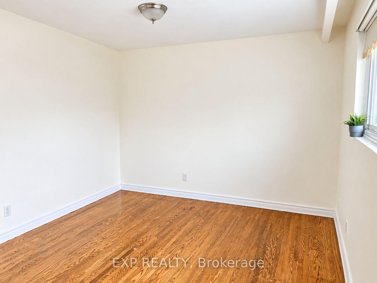 Photo 7 of Unit 111, 55 Godstone Road, North York, Don Valley Village — HOMEH
