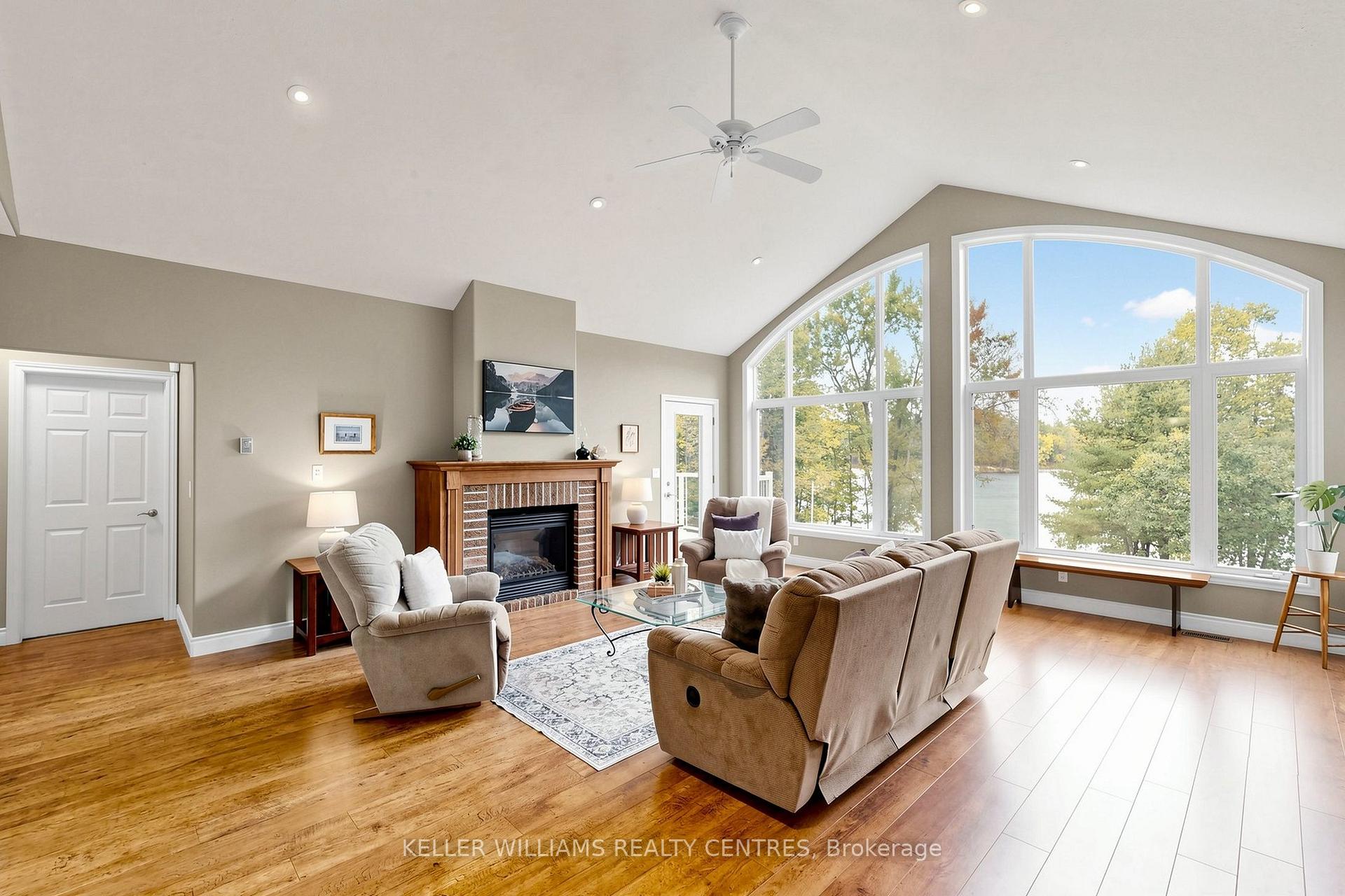 Photo 5 of Unit Unit 4, 1623 Houseys Rapids Road, Gravenhurst, Ryde — HOMEH