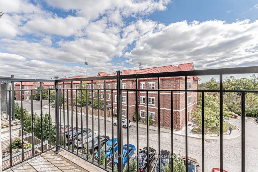 Photo 2 of 2058 Queensborough Gate, Mississauga, Central Erin Mills — HOMEH