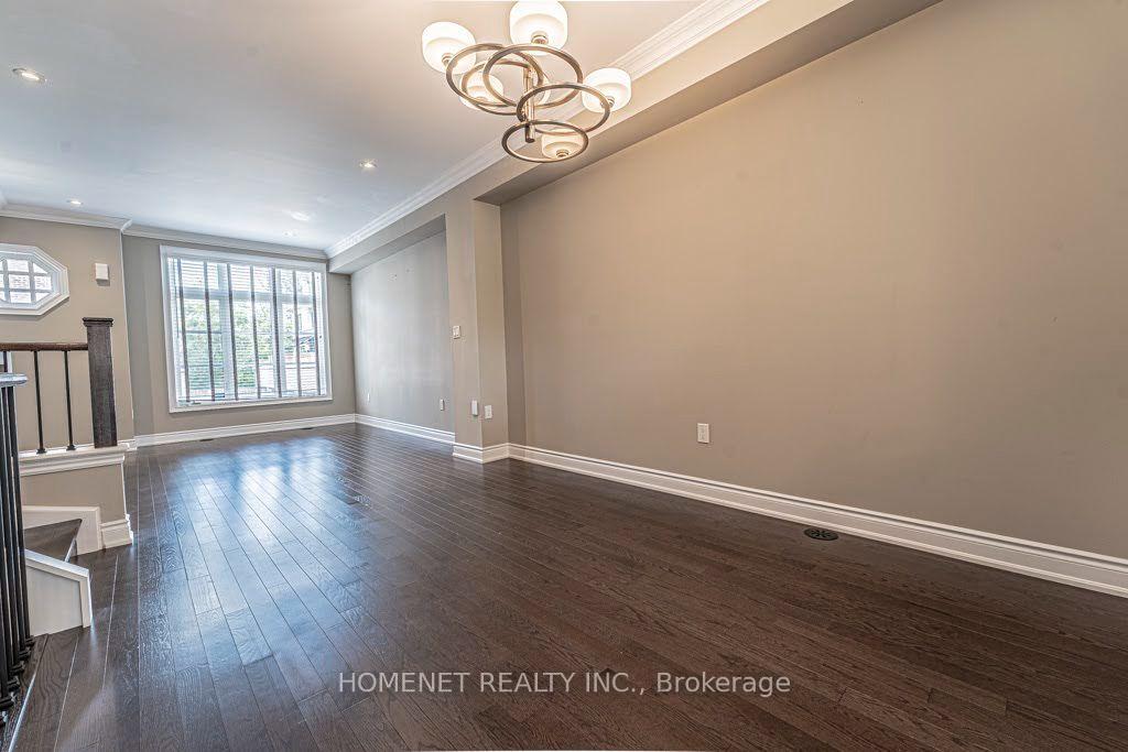 Photo 4 of 2058 Queensborough Gate, Mississauga, Central Erin Mills — HOMEH