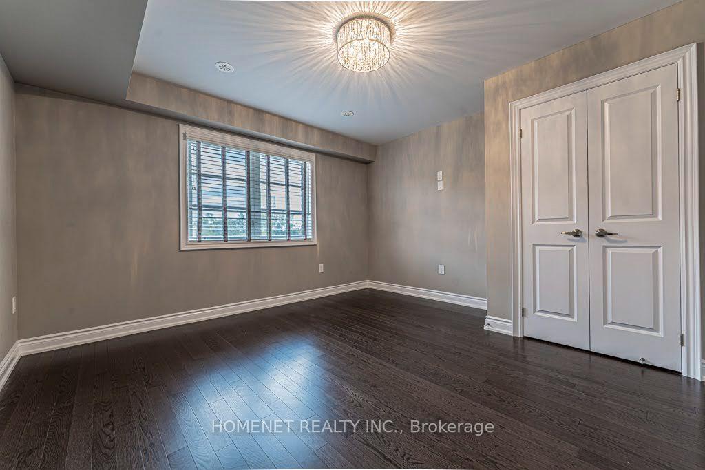 Photo 5 of 2058 Queensborough Gate, Mississauga, Central Erin Mills — HOMEH