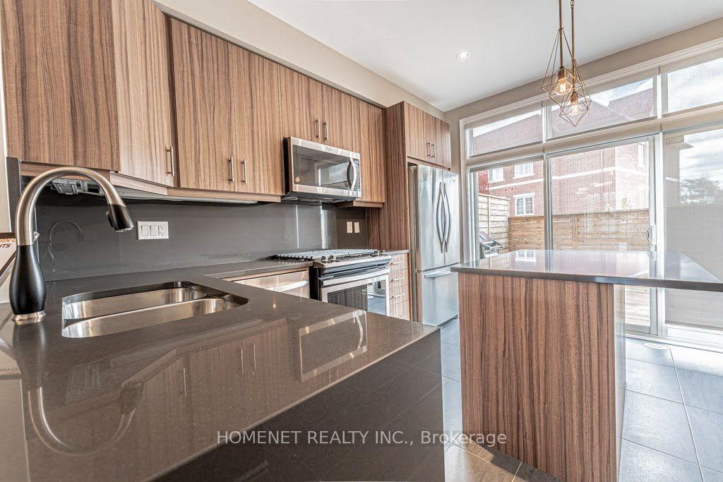 Photo 7 of 2058 Queensborough Gate, Mississauga, Central Erin Mills — HOMEH