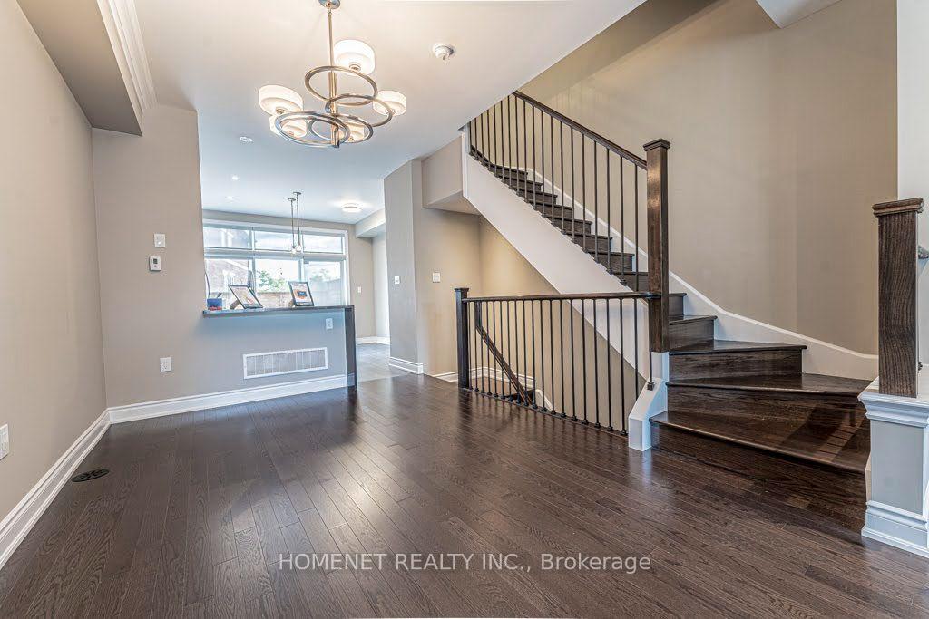 Photo 10 of 2058 Queensborough Gate, Mississauga, Central Erin Mills — HOMEH