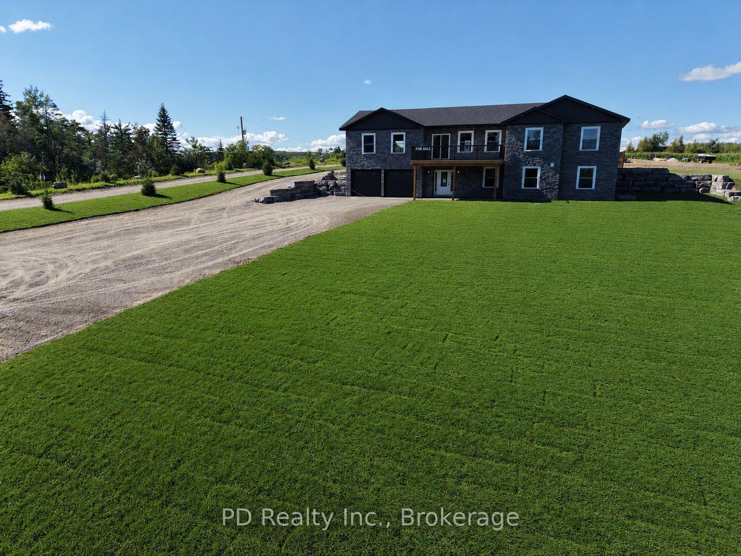 Photo 3 of 2467 Queen Mary Street, Cavan Monaghan, Cavan Twp — HOMEH