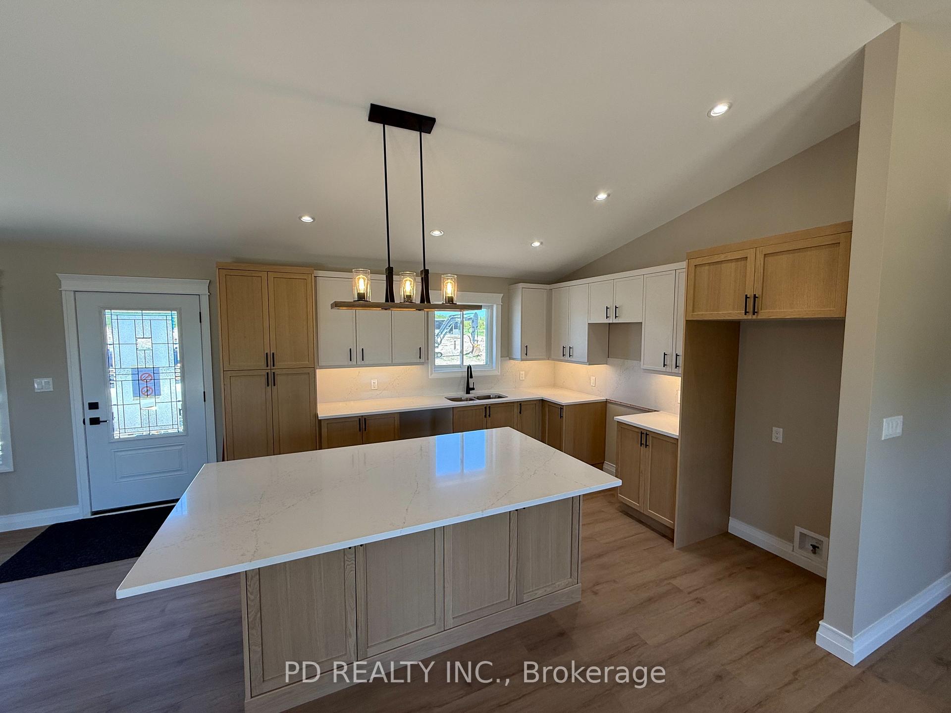 Photo 11 of 2467 Queen Mary Street, Cavan Monaghan, Cavan Twp — HOMEH