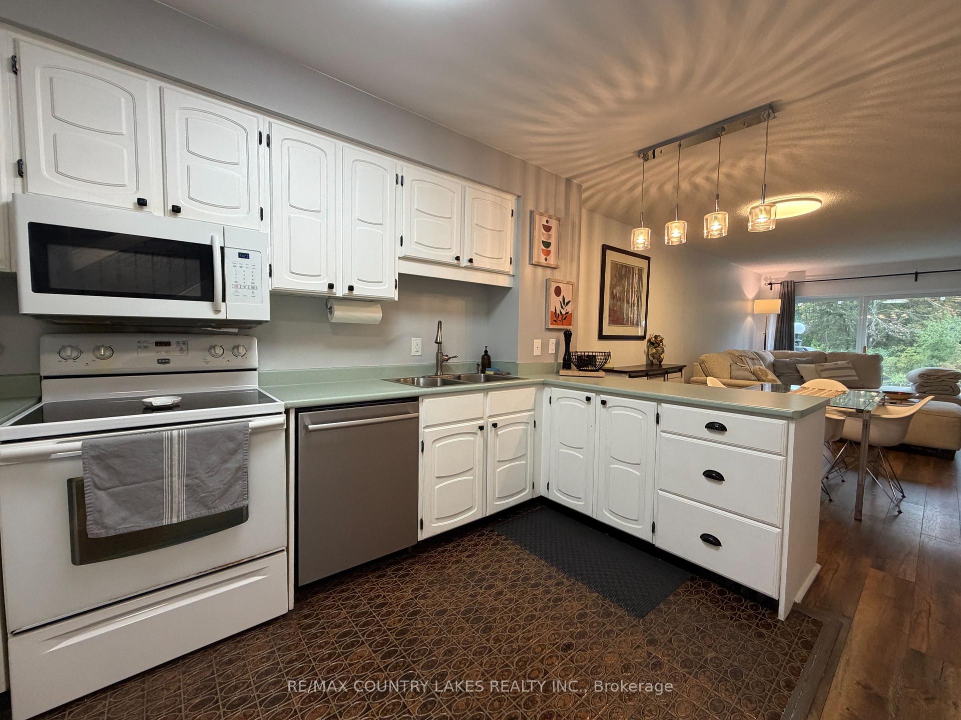 Photo 6 of Unit 18, 2 Paradise Boulevard, Ramara, Rural Ramara — HOMEH