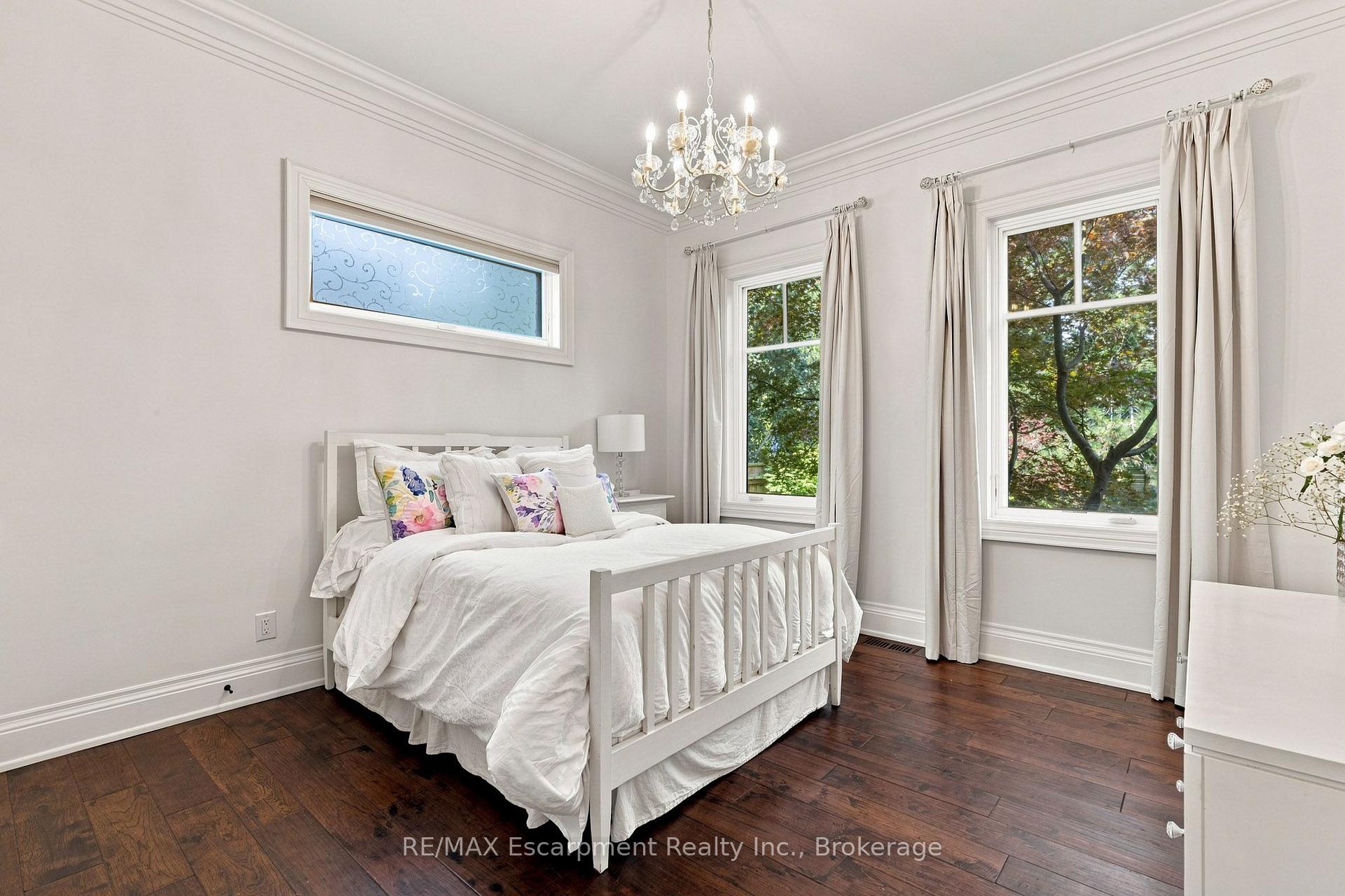Photo 22 of 2073 Deramore Drive, Oakville, Ford — HOMEH