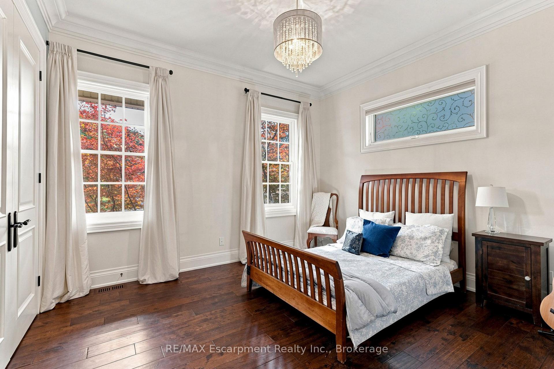 Photo 24 of 2073 Deramore Drive, Oakville, Ford — HOMEH