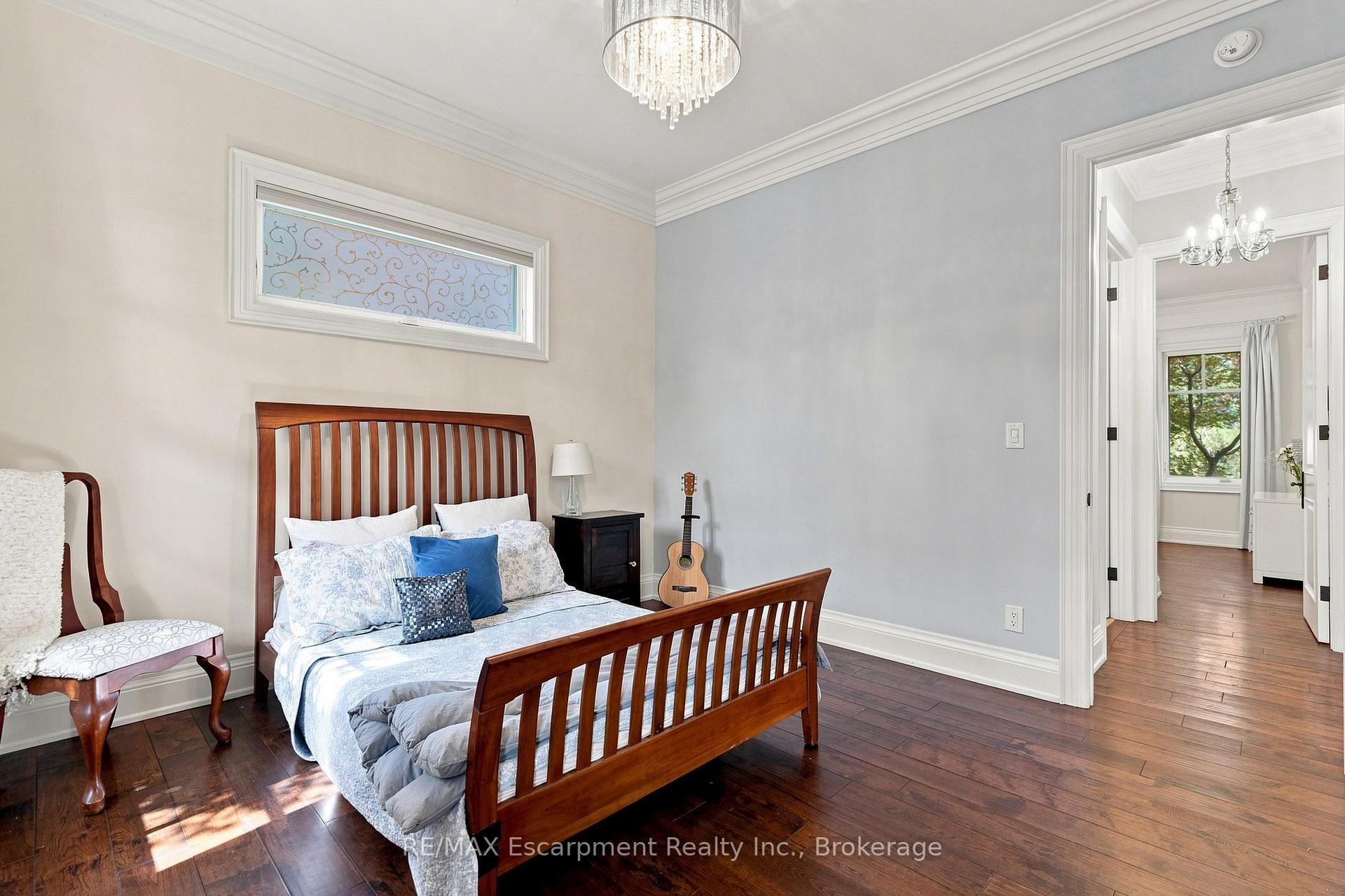 Photo 25 of 2073 Deramore Drive, Oakville, Ford — HOMEH