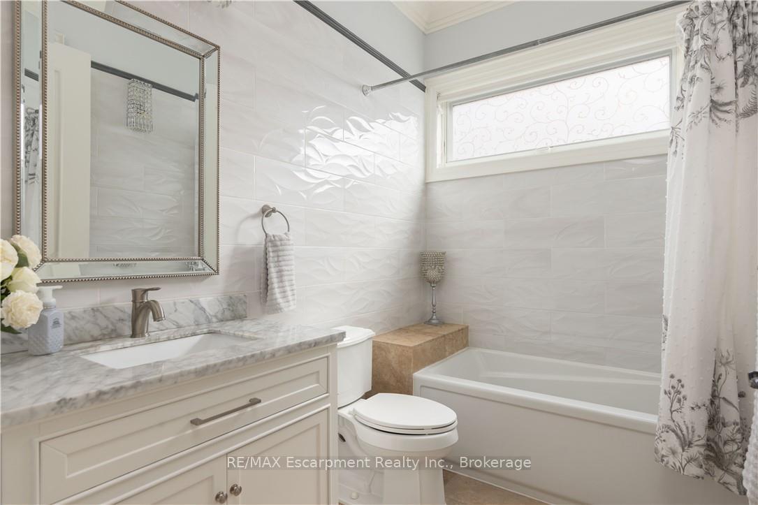 Photo 26 of 2073 Deramore Drive, Oakville, Ford — HOMEH