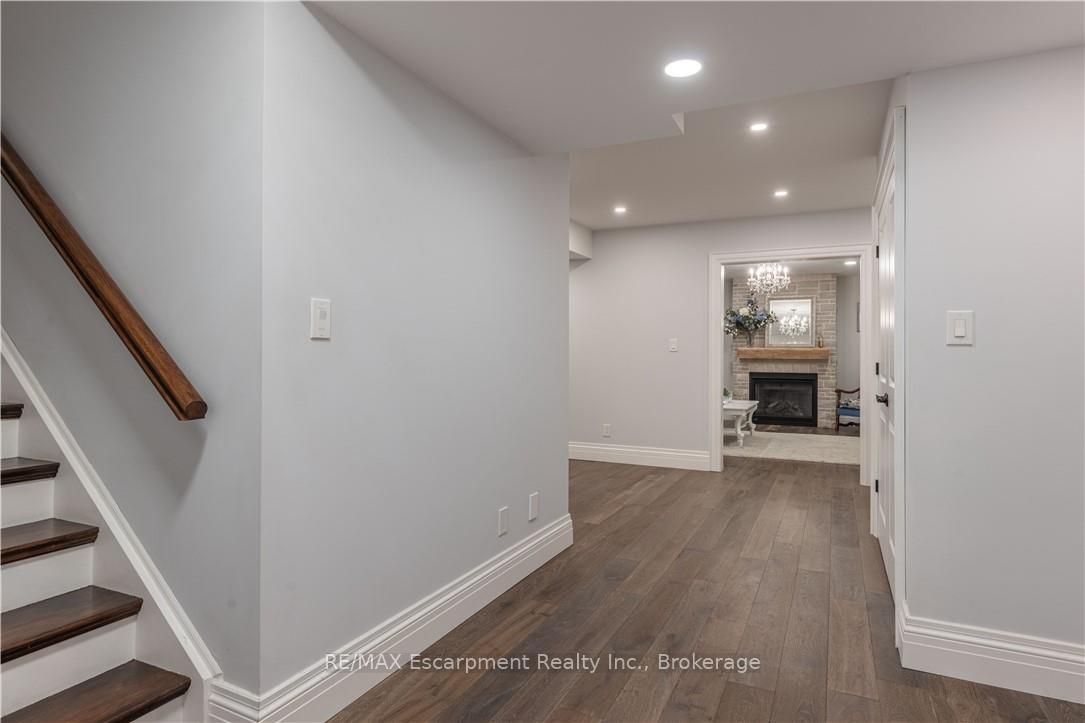 Photo 27 of 2073 Deramore Drive, Oakville, Ford — HOMEH