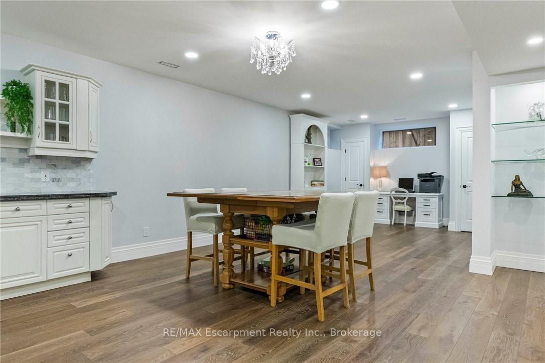 Photo 33 of 2073 Deramore Drive, Oakville, Ford — HOMEH
