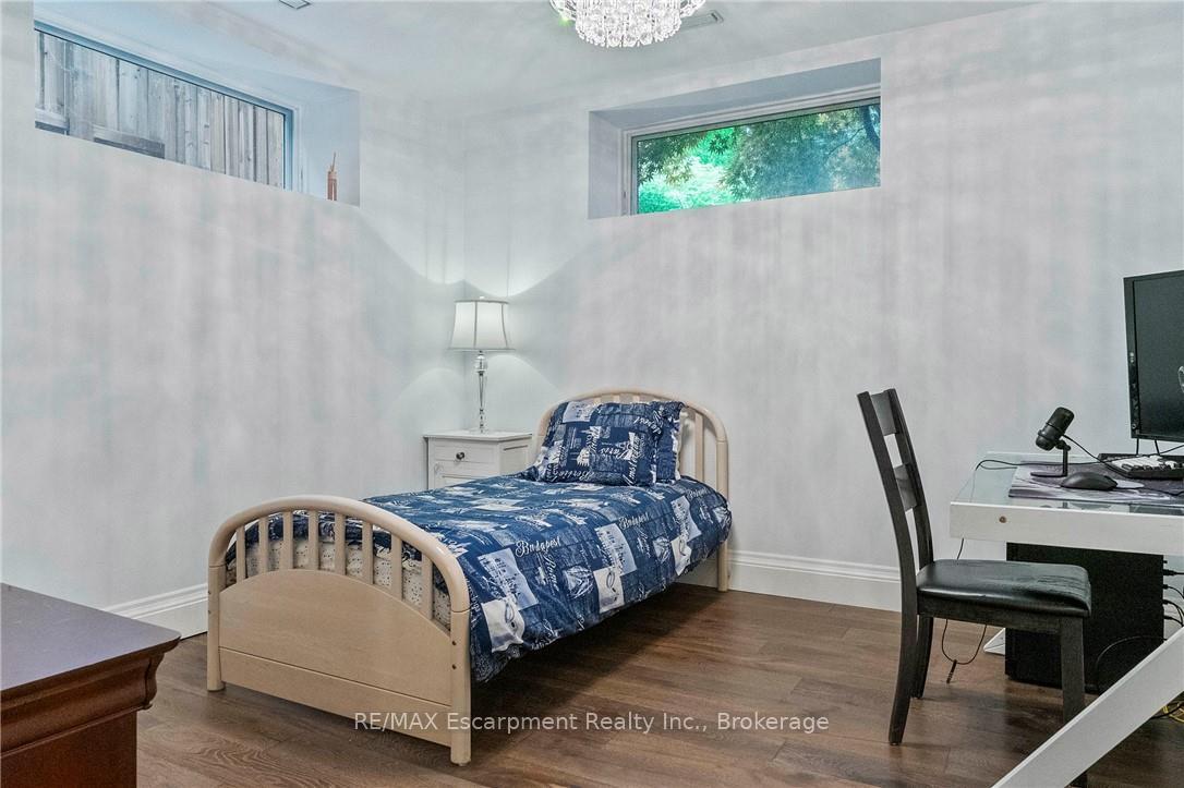 Photo 35 of 2073 Deramore Drive, Oakville, Ford — HOMEH