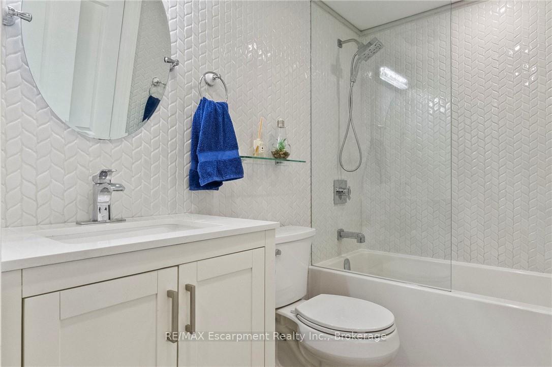 Photo 36 of 2073 Deramore Drive, Oakville, Ford — HOMEH