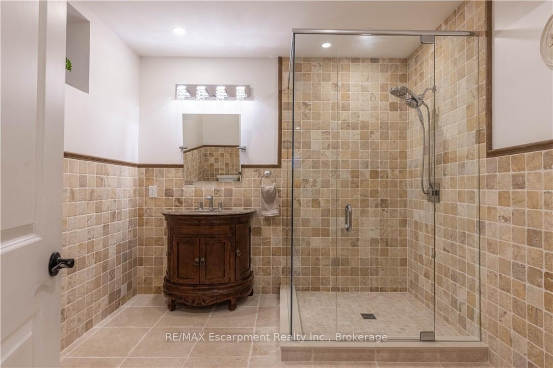 Photo 38 of 2073 Deramore Drive, Oakville, Ford — HOMEH