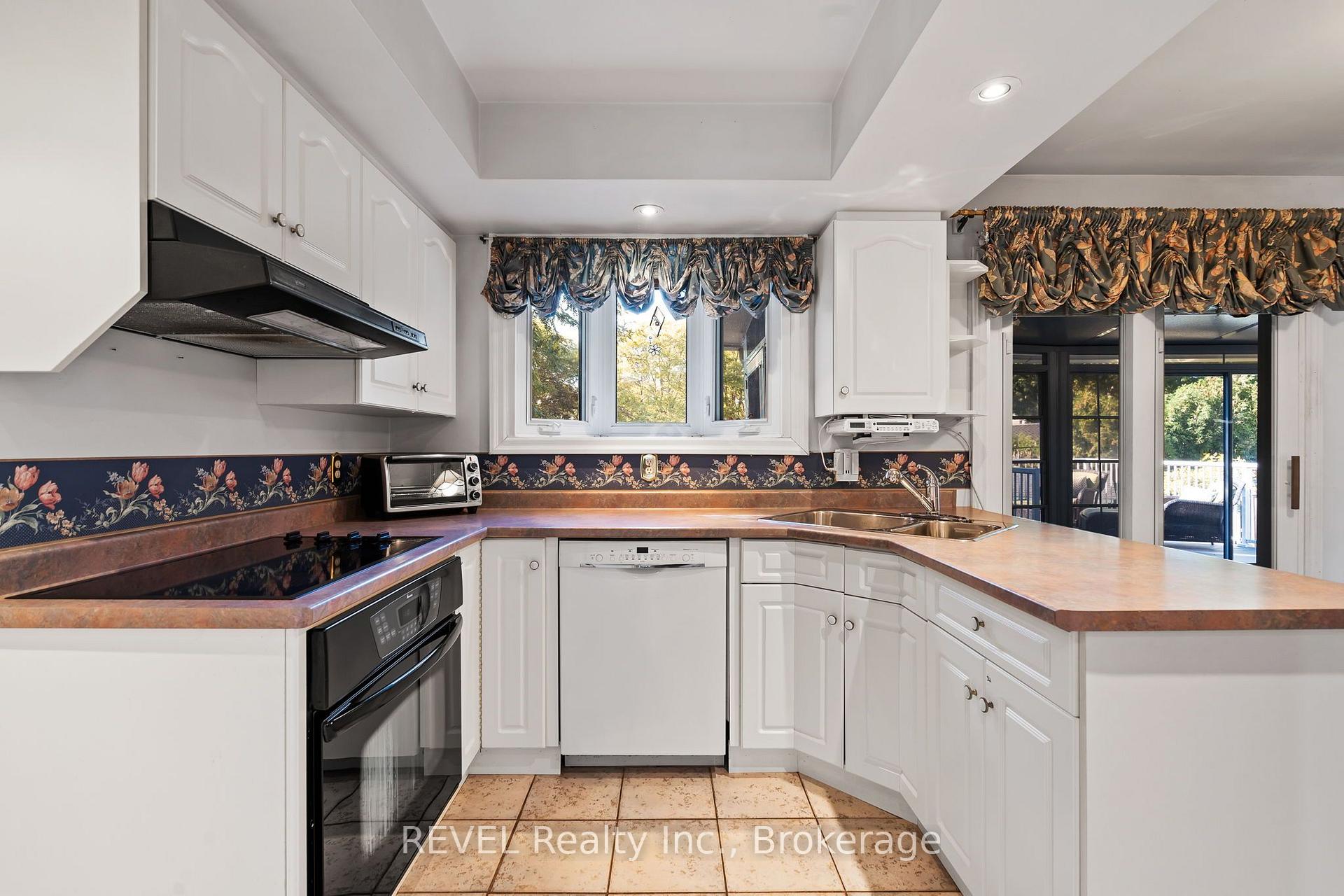 Photo 15 of 3839 Potter Heights, Niagara Falls, Casey — HOMEH