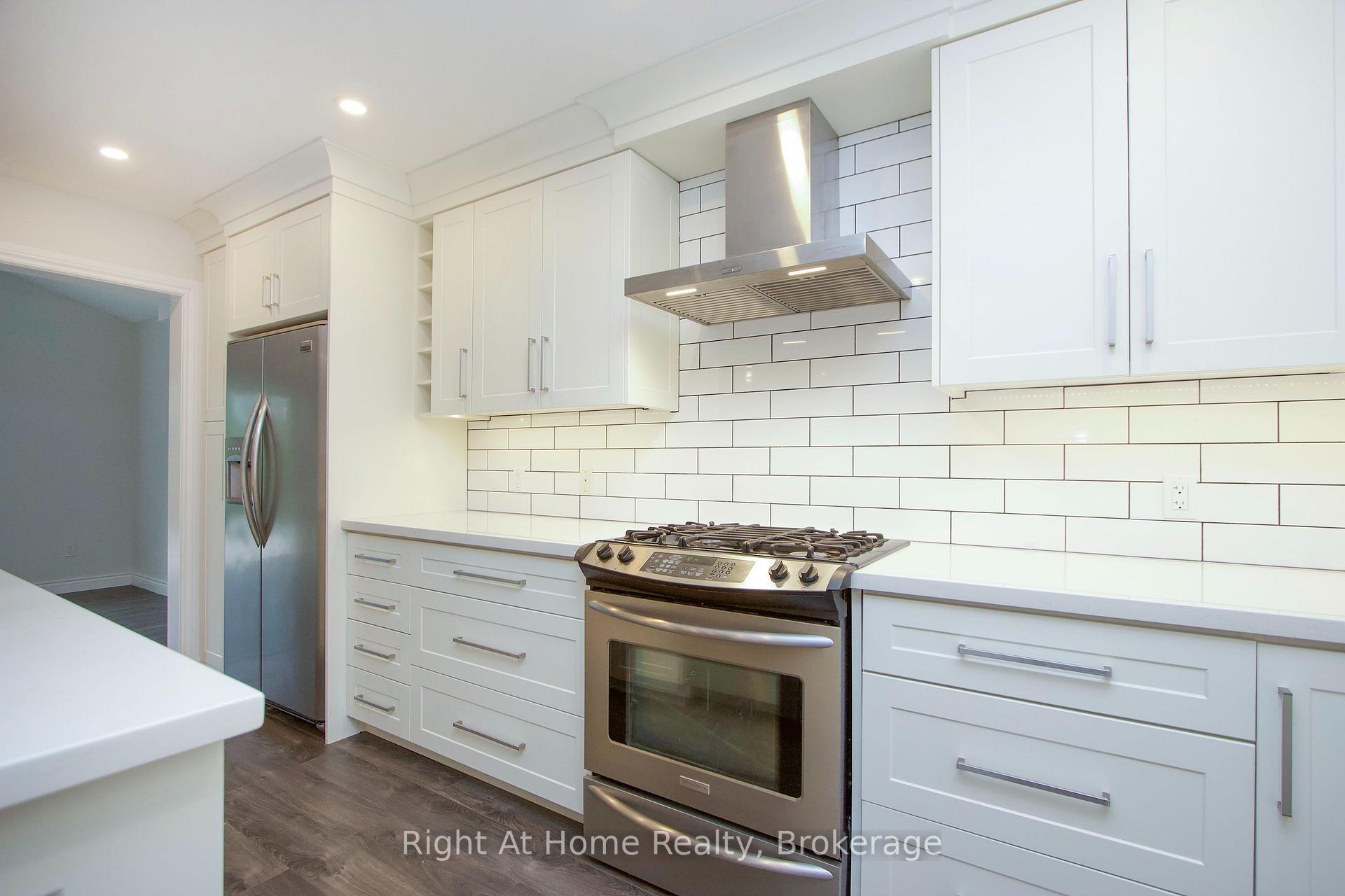 Photo 7 of 1263 Gyatt Crescent, Oshawa, Pinecrest — HOMEH