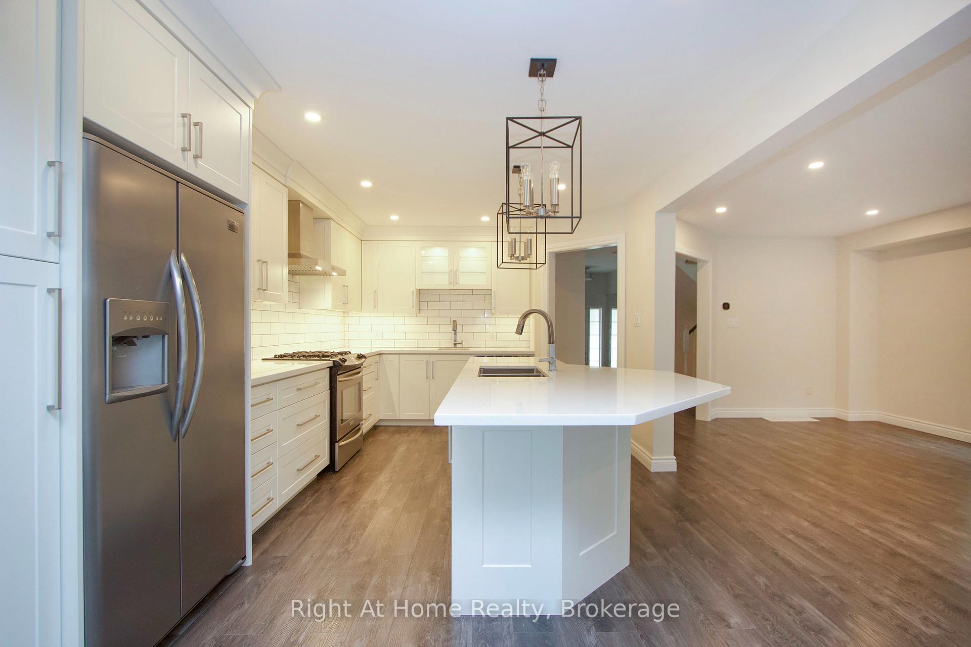 Photo 12 of 1263 Gyatt Crescent, Oshawa, Pinecrest — HOMEH