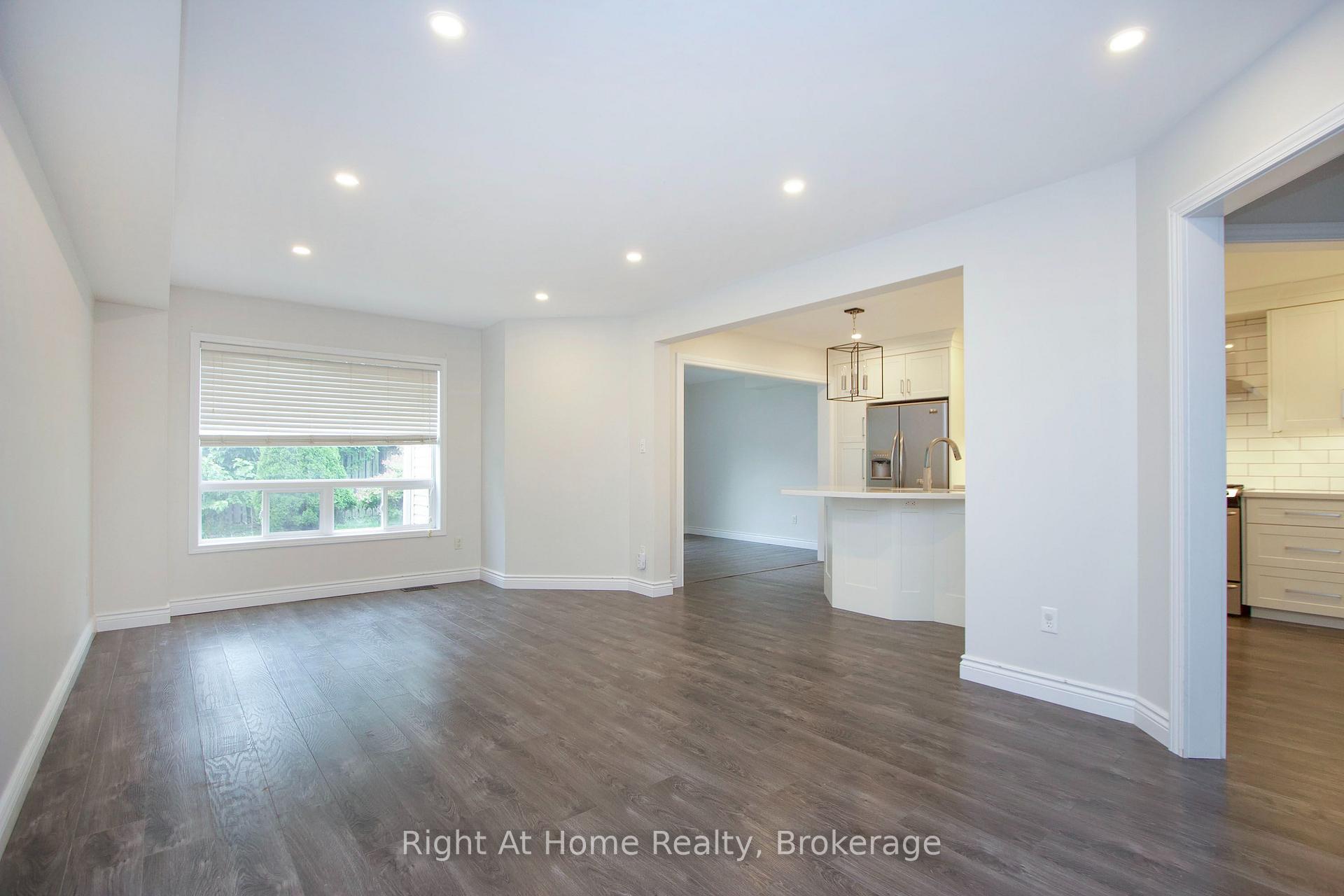 Photo 13 of 1263 Gyatt Crescent, Oshawa, Pinecrest — HOMEH