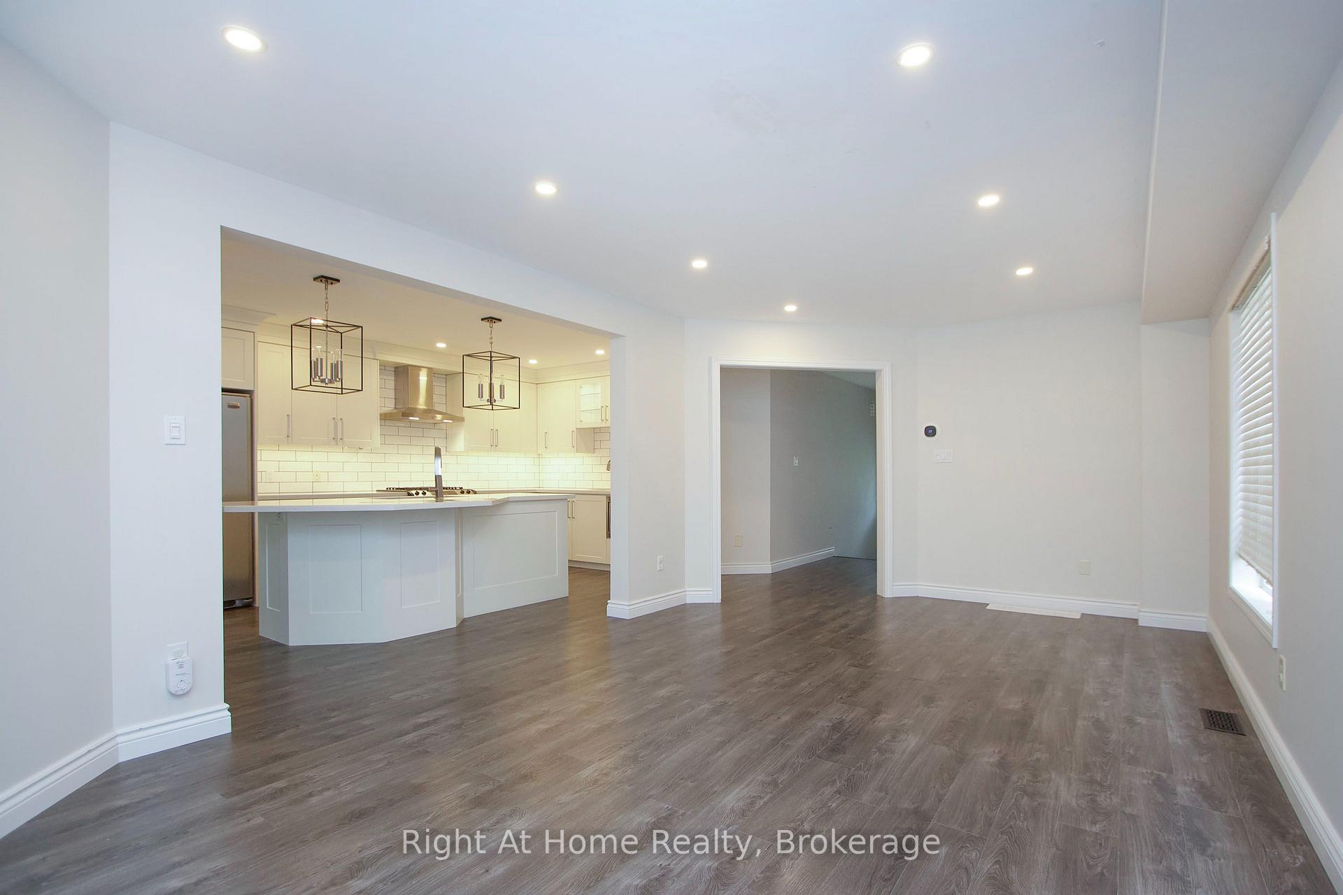 Photo 14 of 1263 Gyatt Crescent, Oshawa, Pinecrest — HOMEH