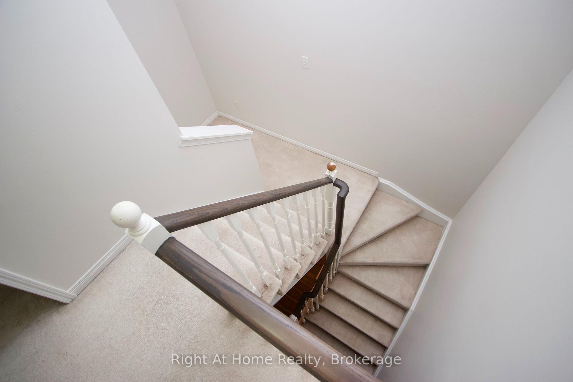 Photo 19 of 1263 Gyatt Crescent, Oshawa, Pinecrest — HOMEH