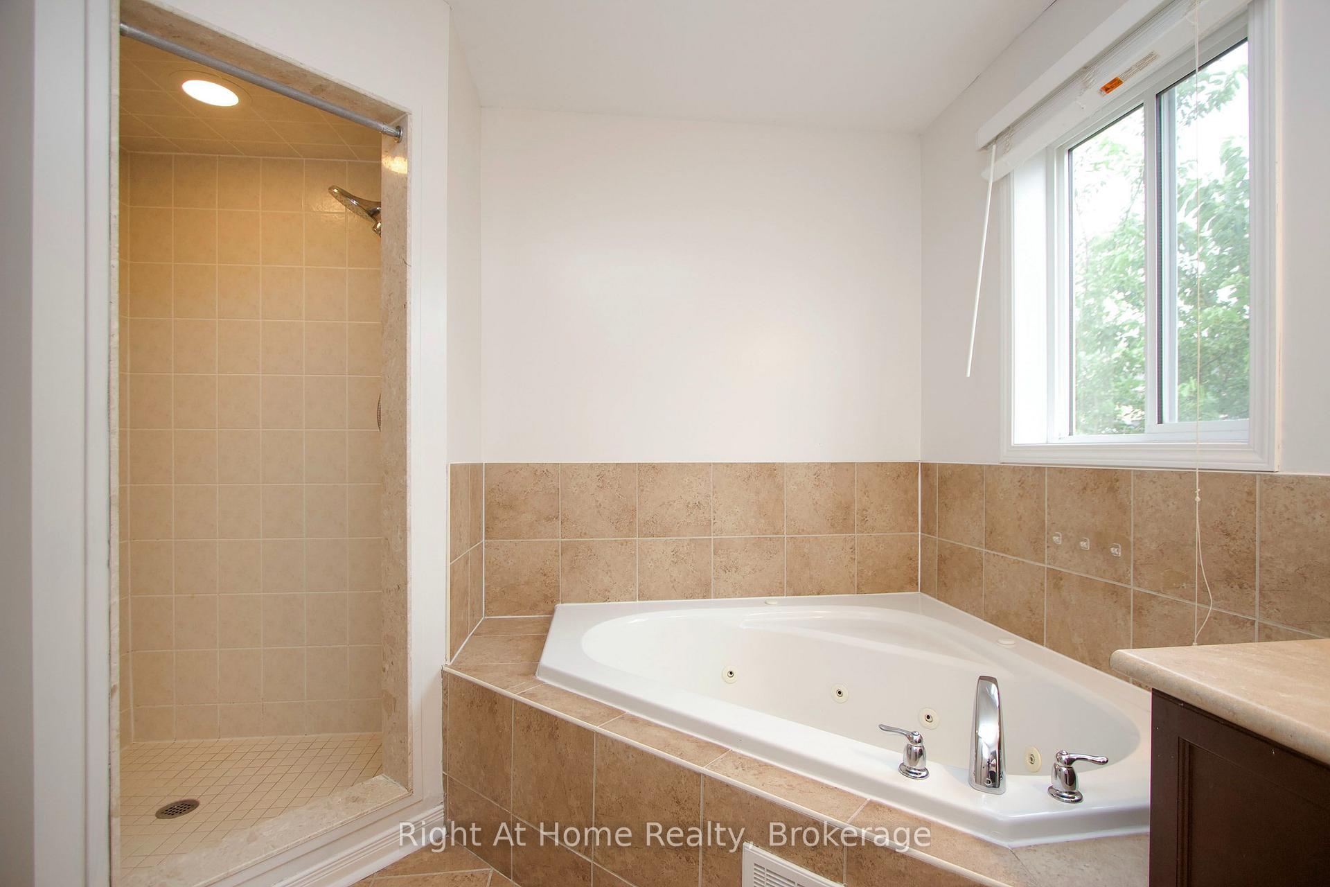 Photo 22 of 1263 Gyatt Crescent, Oshawa, Pinecrest — HOMEH