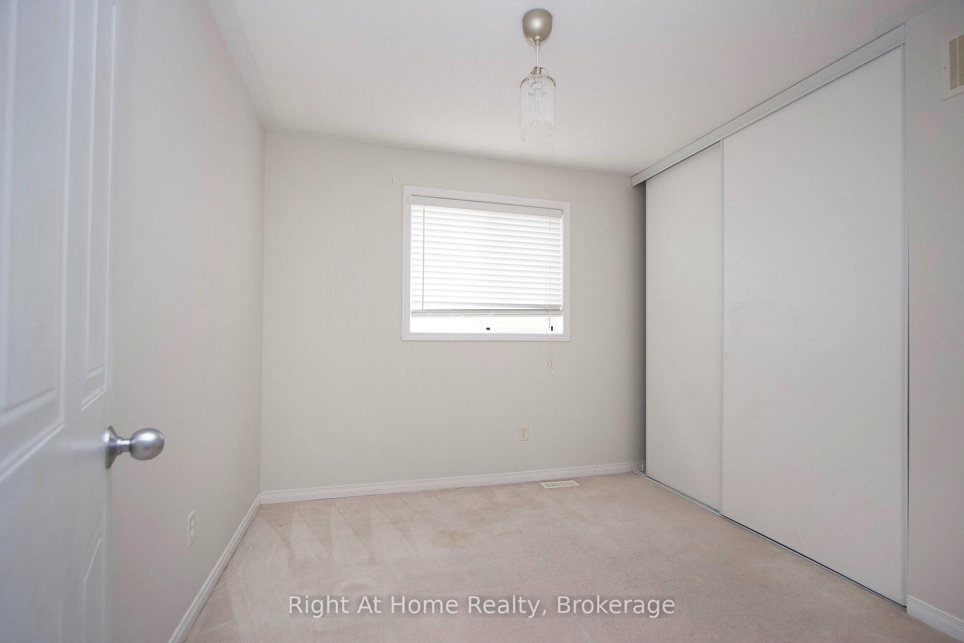Photo 24 of 1263 Gyatt Crescent, Oshawa, Pinecrest — HOMEH