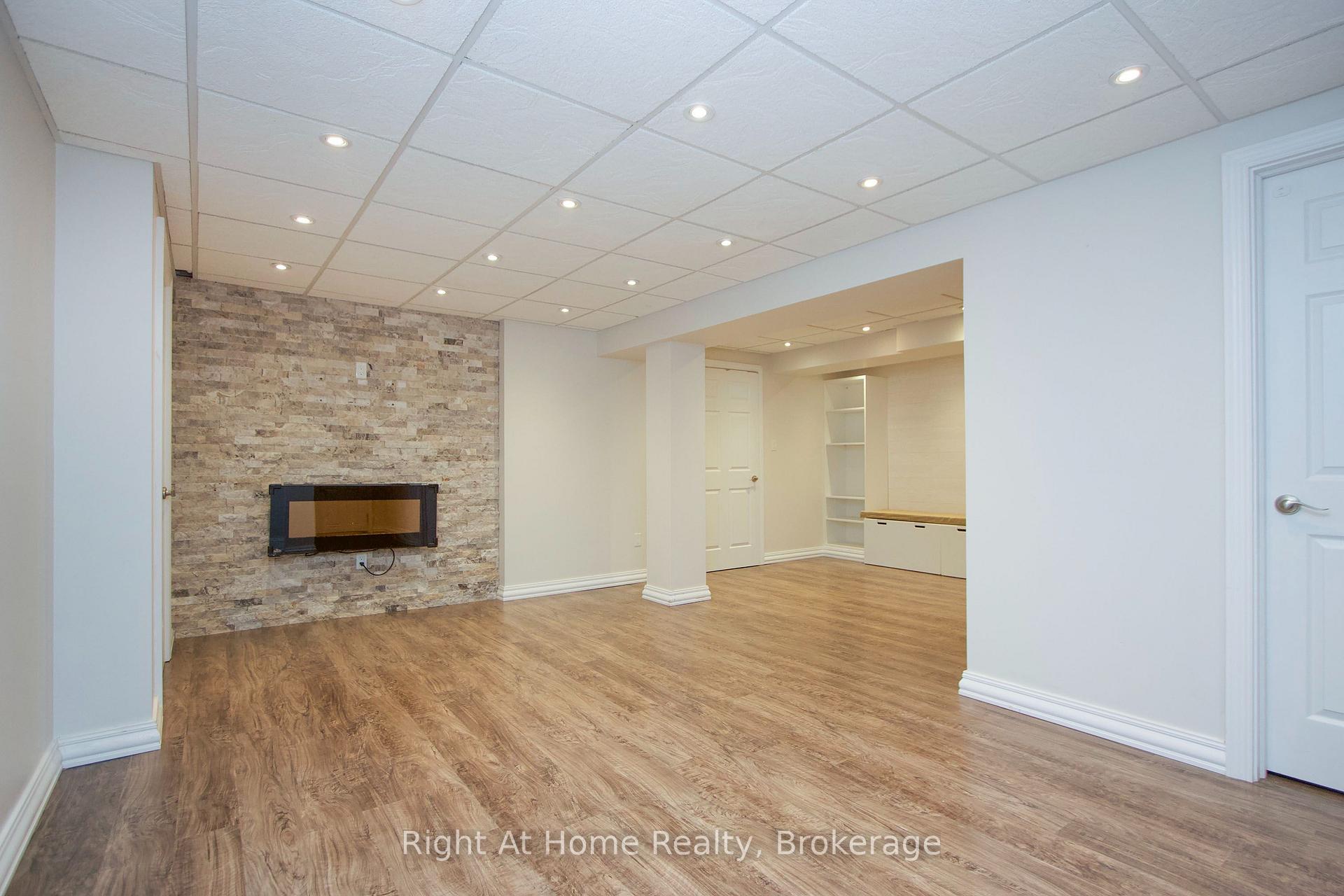 Photo 32 of 1263 Gyatt Crescent, Oshawa, Pinecrest — HOMEH