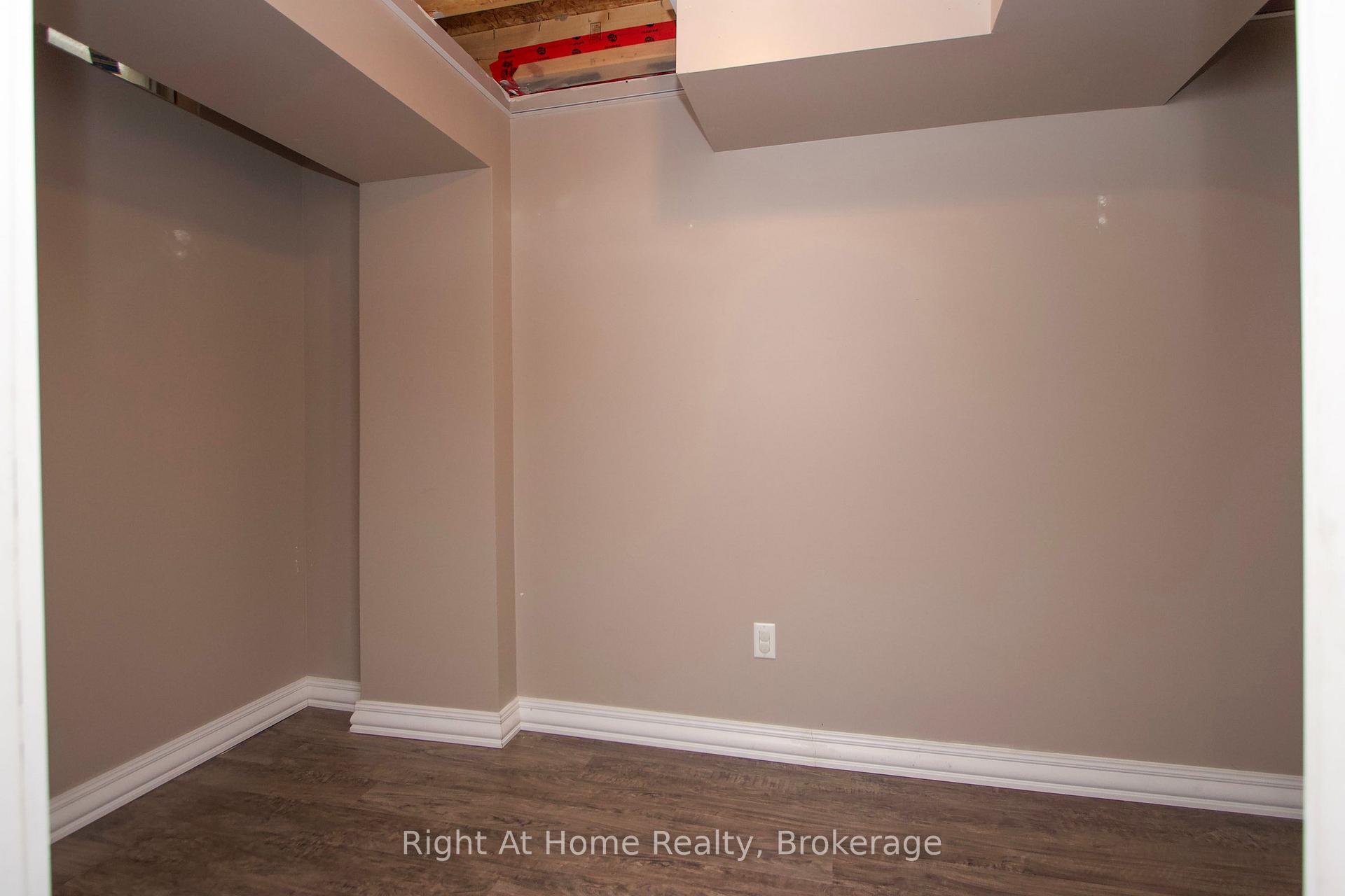 Photo 34 of 1263 Gyatt Crescent, Oshawa, Pinecrest — HOMEH