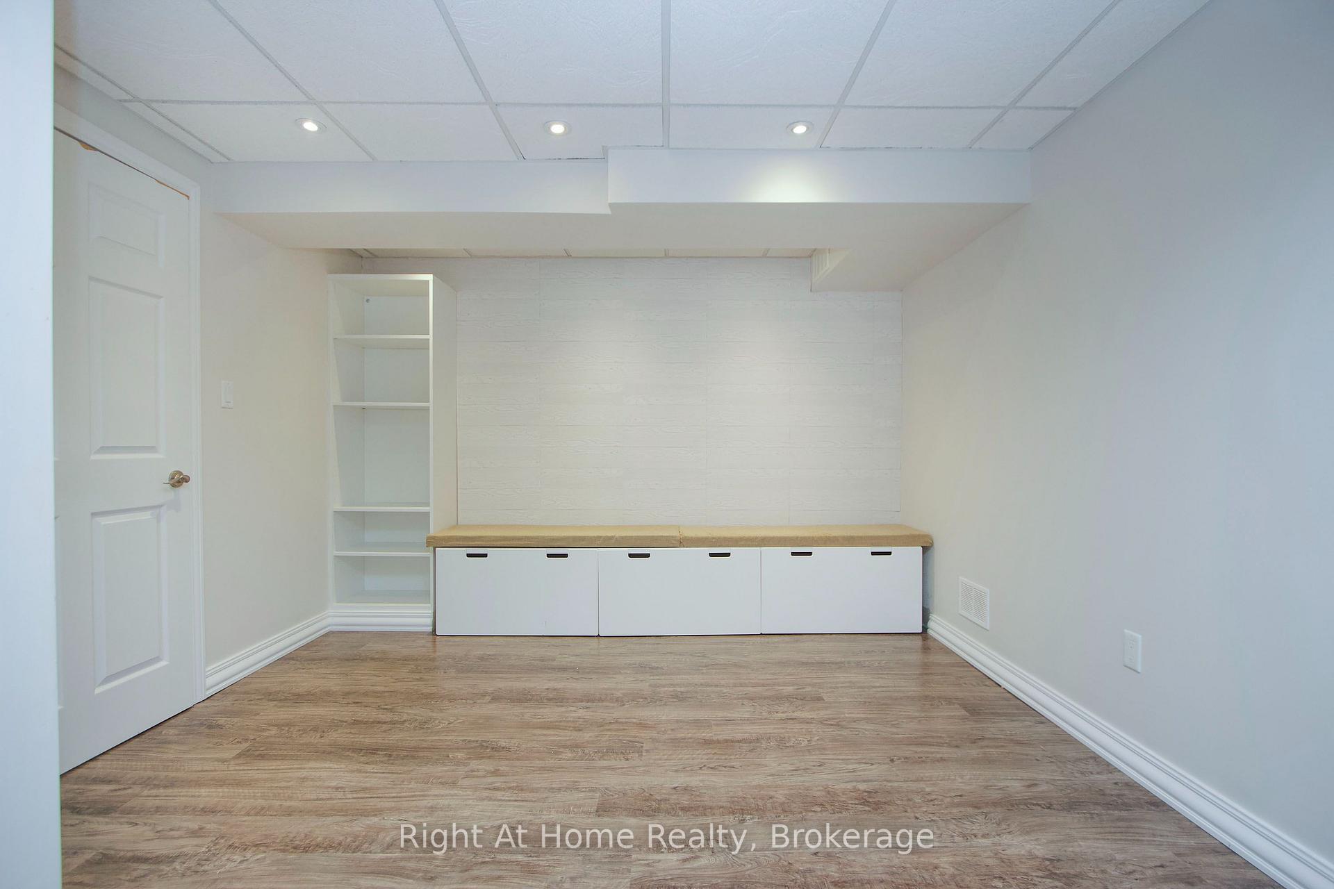Photo 35 of 1263 Gyatt Crescent, Oshawa, Pinecrest — HOMEH