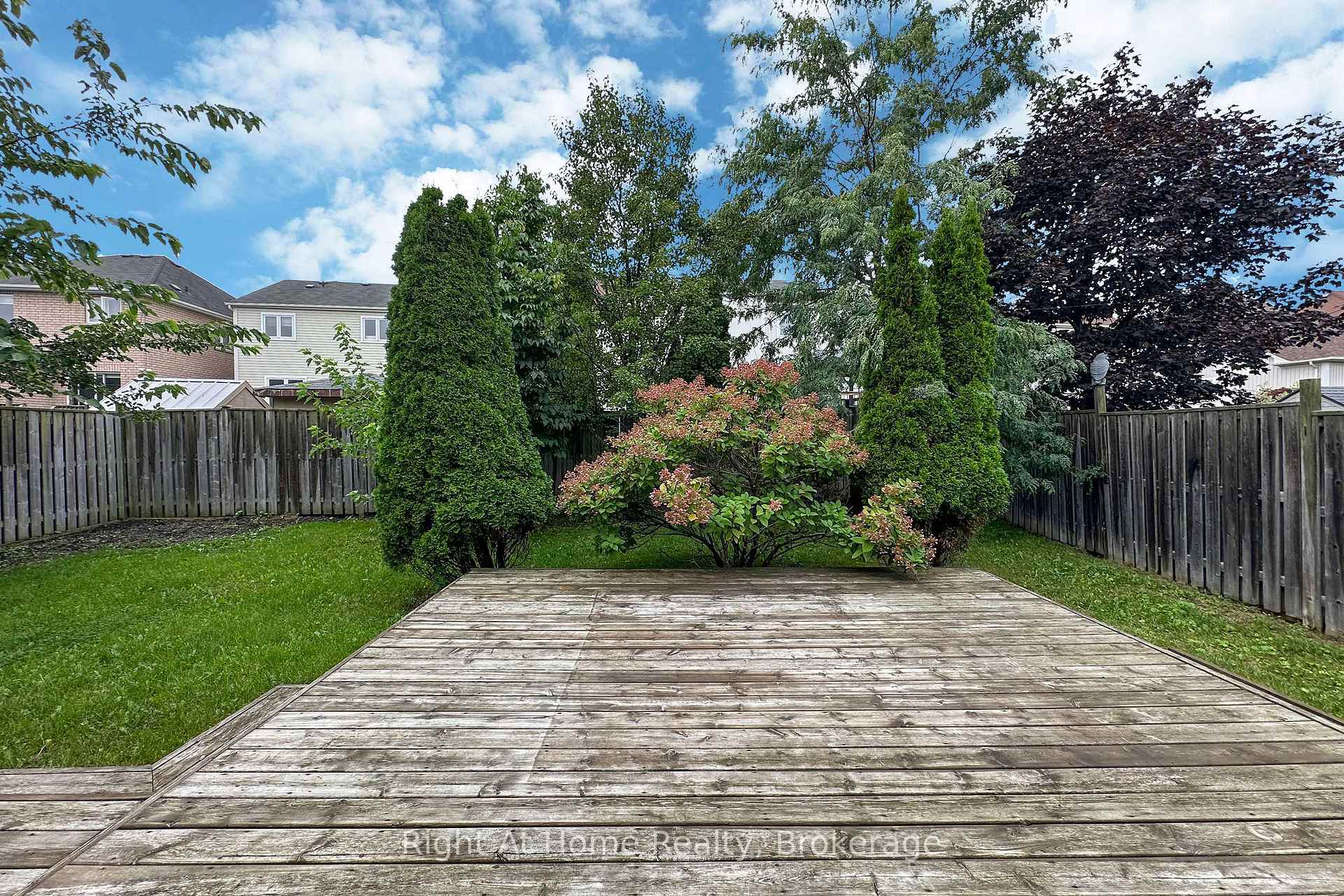 Photo 37 of 1263 Gyatt Crescent, Oshawa, Pinecrest — HOMEH
