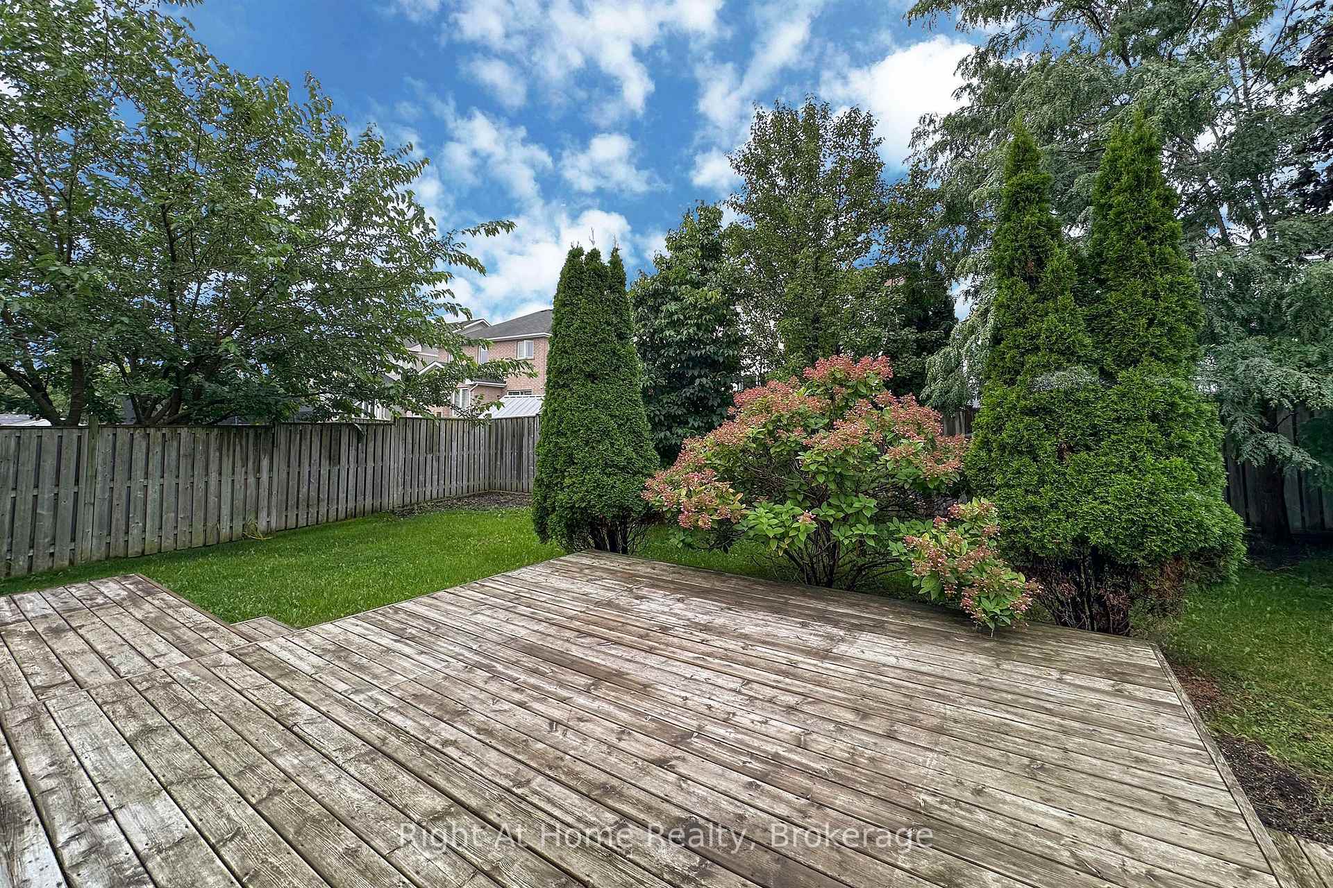 Photo 38 of 1263 Gyatt Crescent, Oshawa, Pinecrest — HOMEH