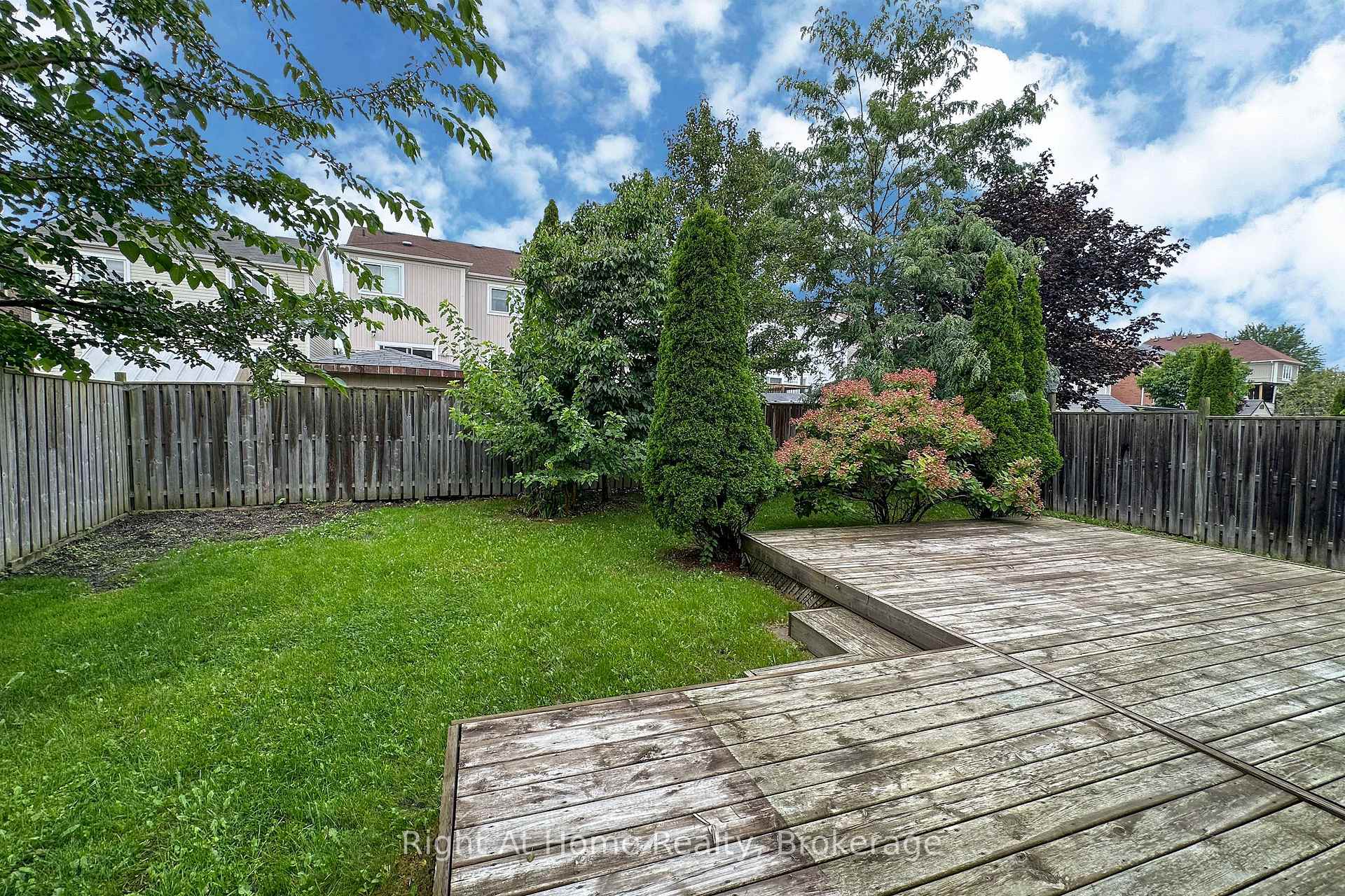 Photo 39 of 1263 Gyatt Crescent, Oshawa, Pinecrest — HOMEH