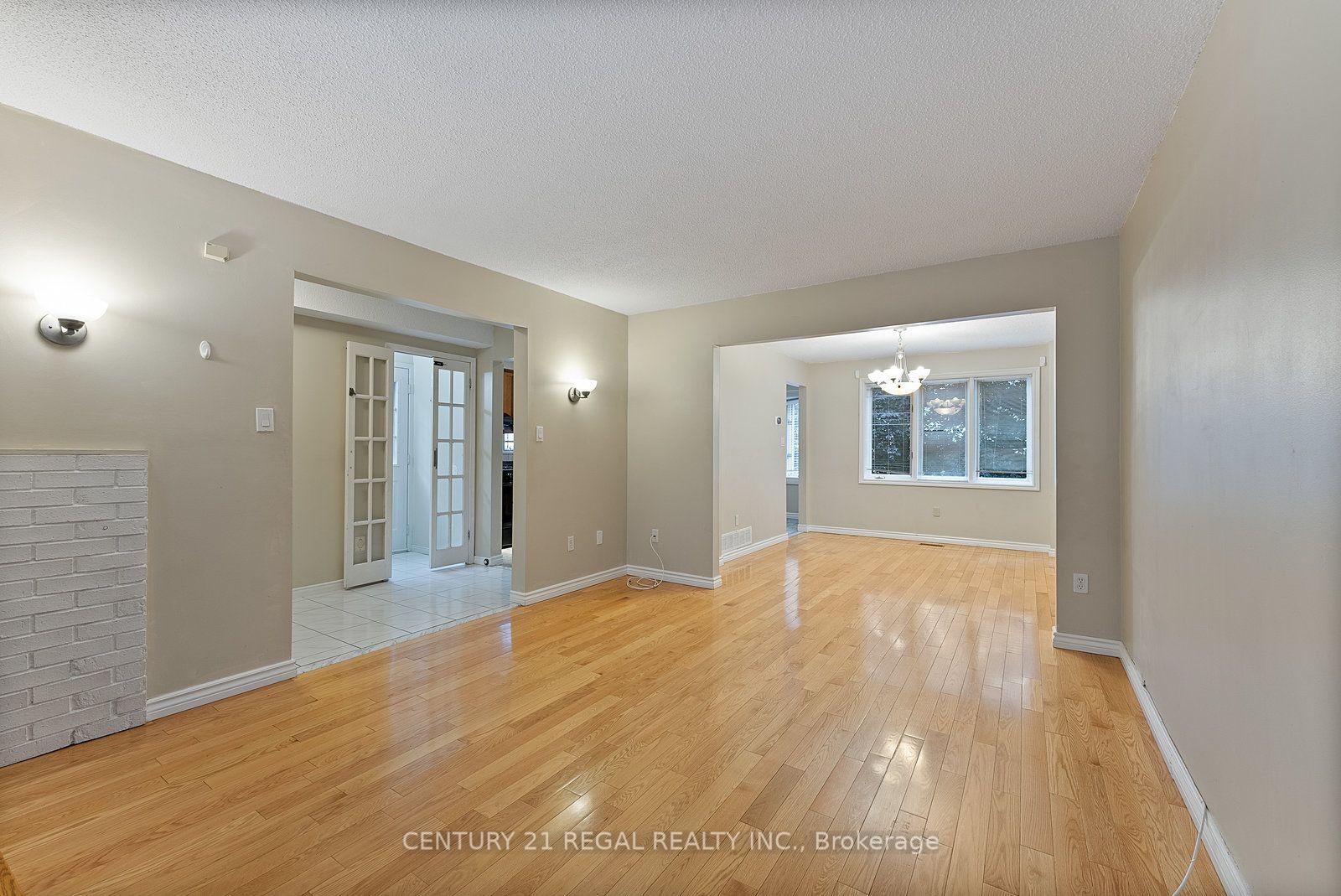 Photo 6 of 28 Ecclesfield Drive, Scarborough, Steeles — HOMEH