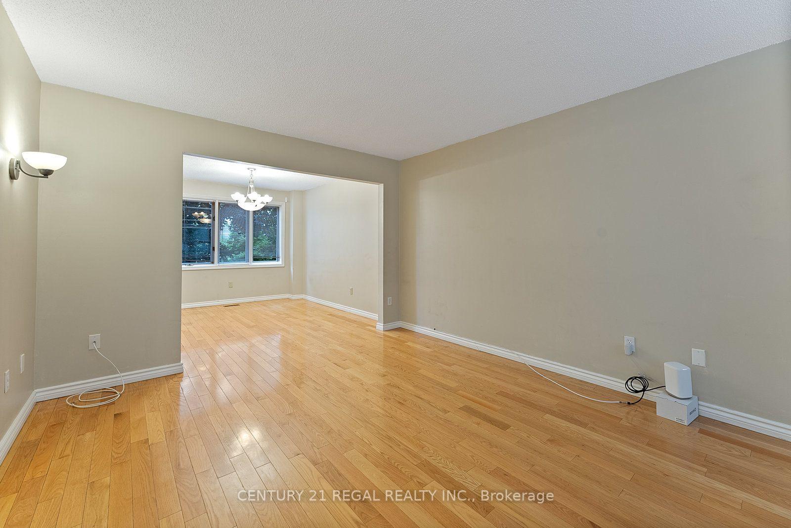 Photo 8 of 28 Ecclesfield Drive, Scarborough, Steeles — HOMEH