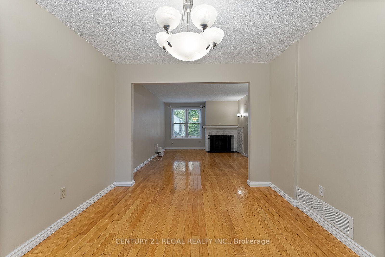Photo 14 of 28 Ecclesfield Drive, Scarborough, Steeles — HOMEH