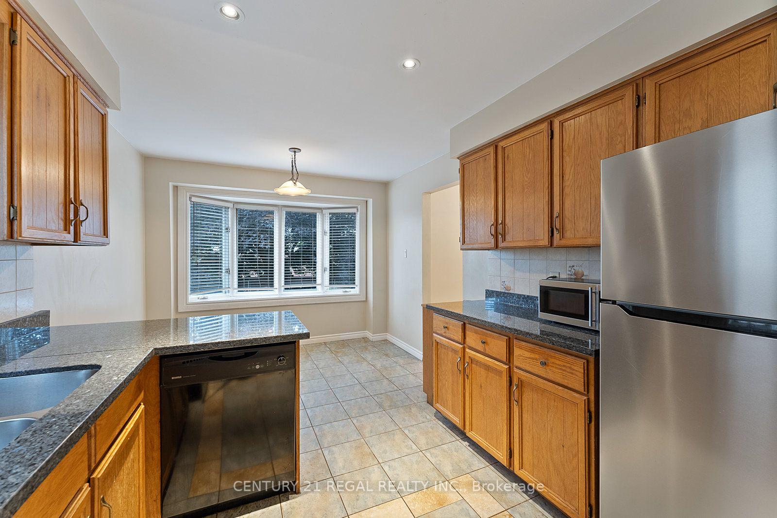 Photo 17 of 28 Ecclesfield Drive, Scarborough, Steeles — HOMEH