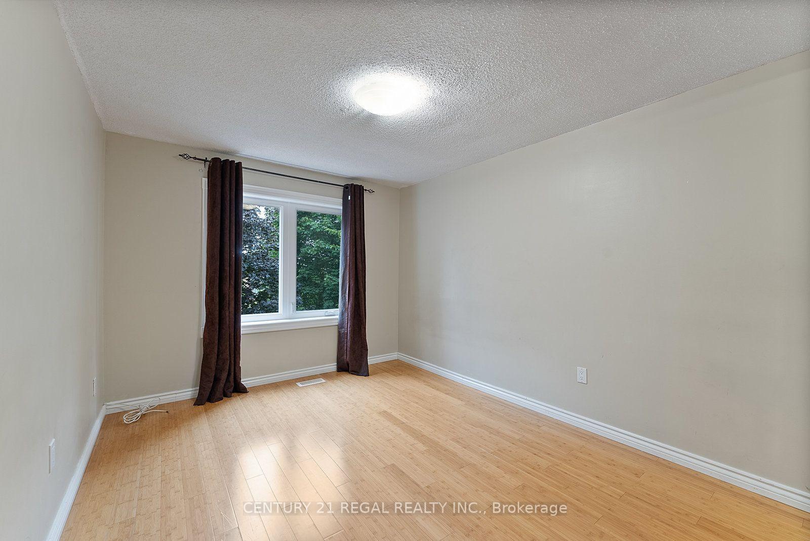 Photo 30 of 28 Ecclesfield Drive, Scarborough, Steeles — HOMEH