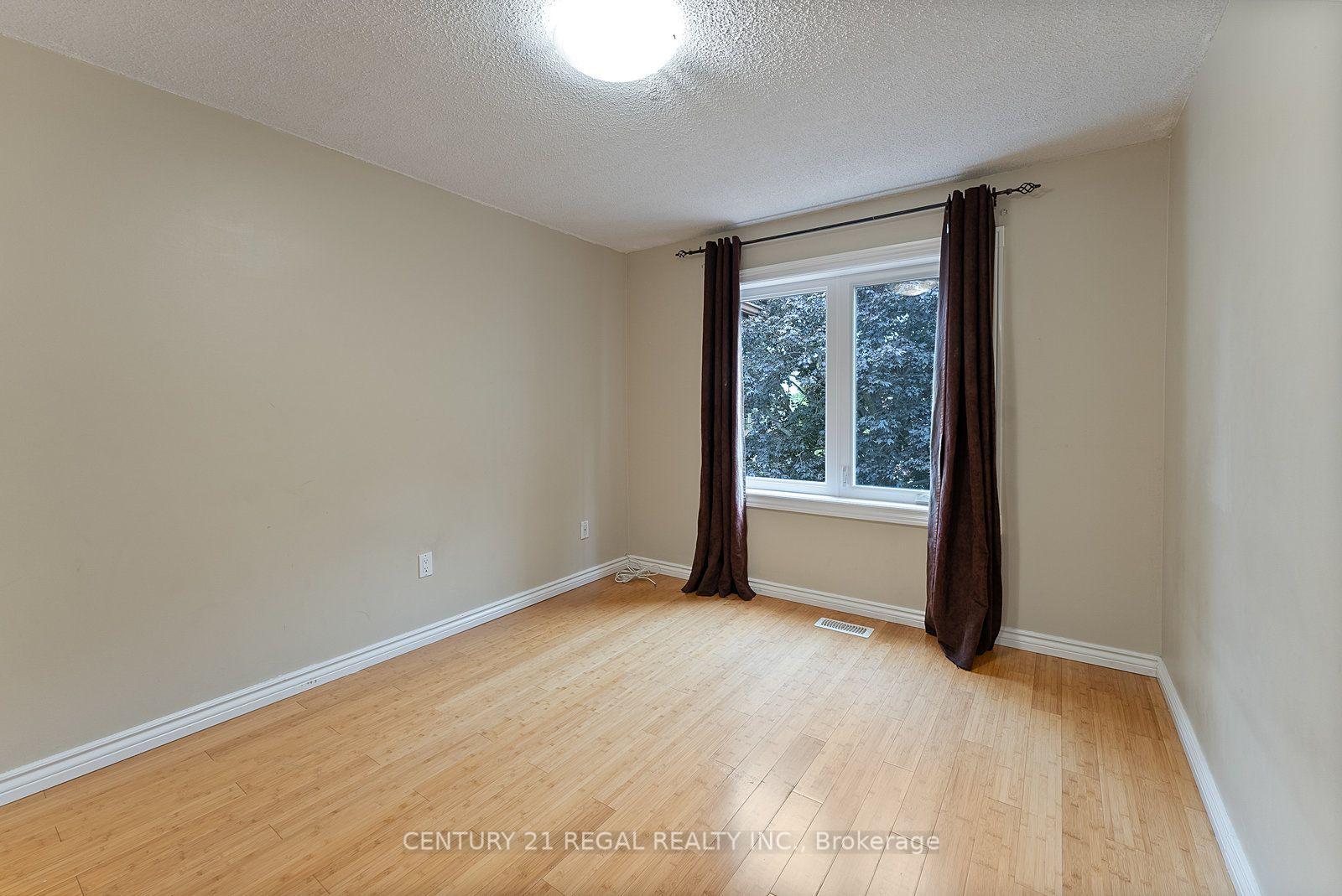 Photo 31 of 28 Ecclesfield Drive, Scarborough, Steeles — HOMEH