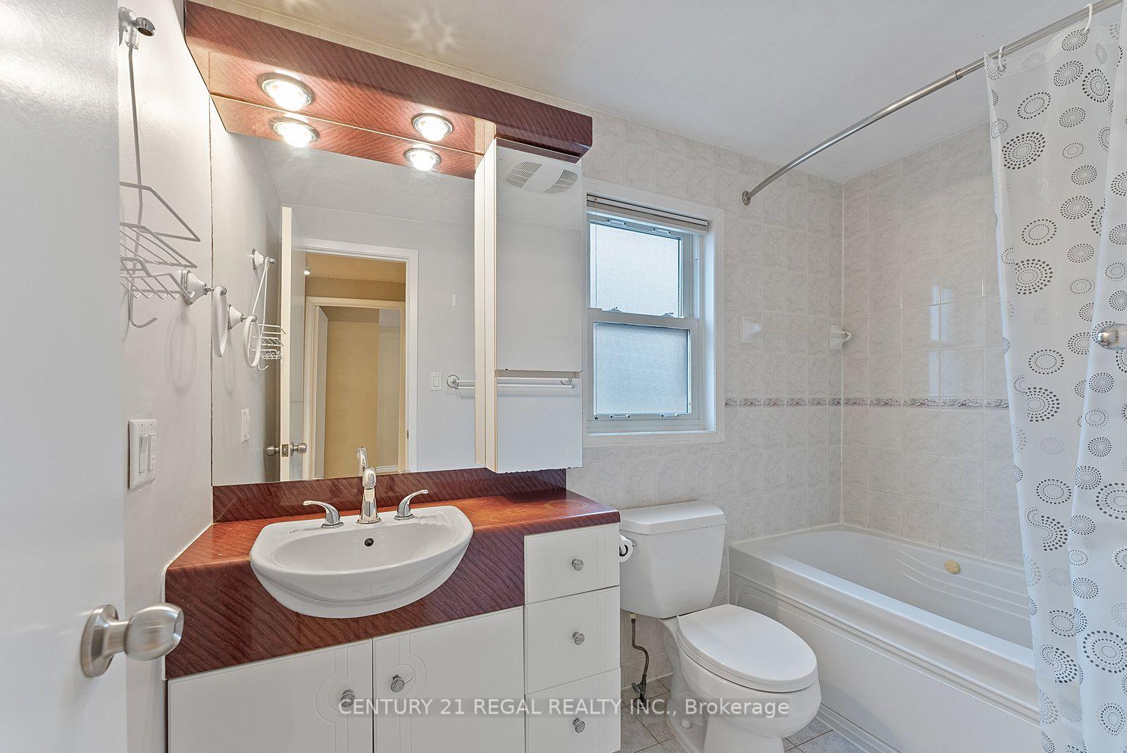 Photo 36 of 28 Ecclesfield Drive, Scarborough, Steeles — HOMEH