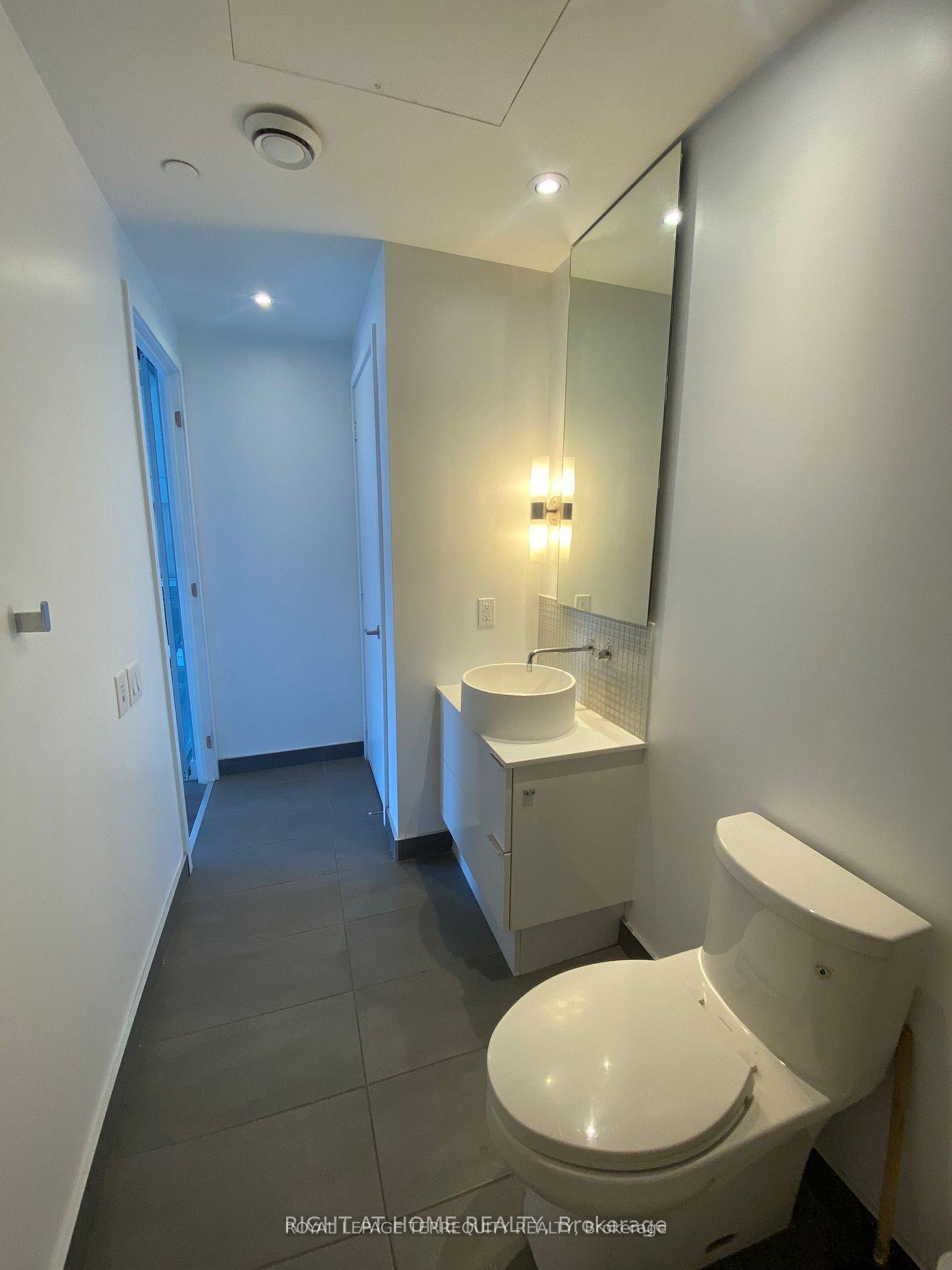 Photo 6 of Unit 1502, 185 Roehampton Avenue, Toronto, Mount Pleasant West — HOMEH