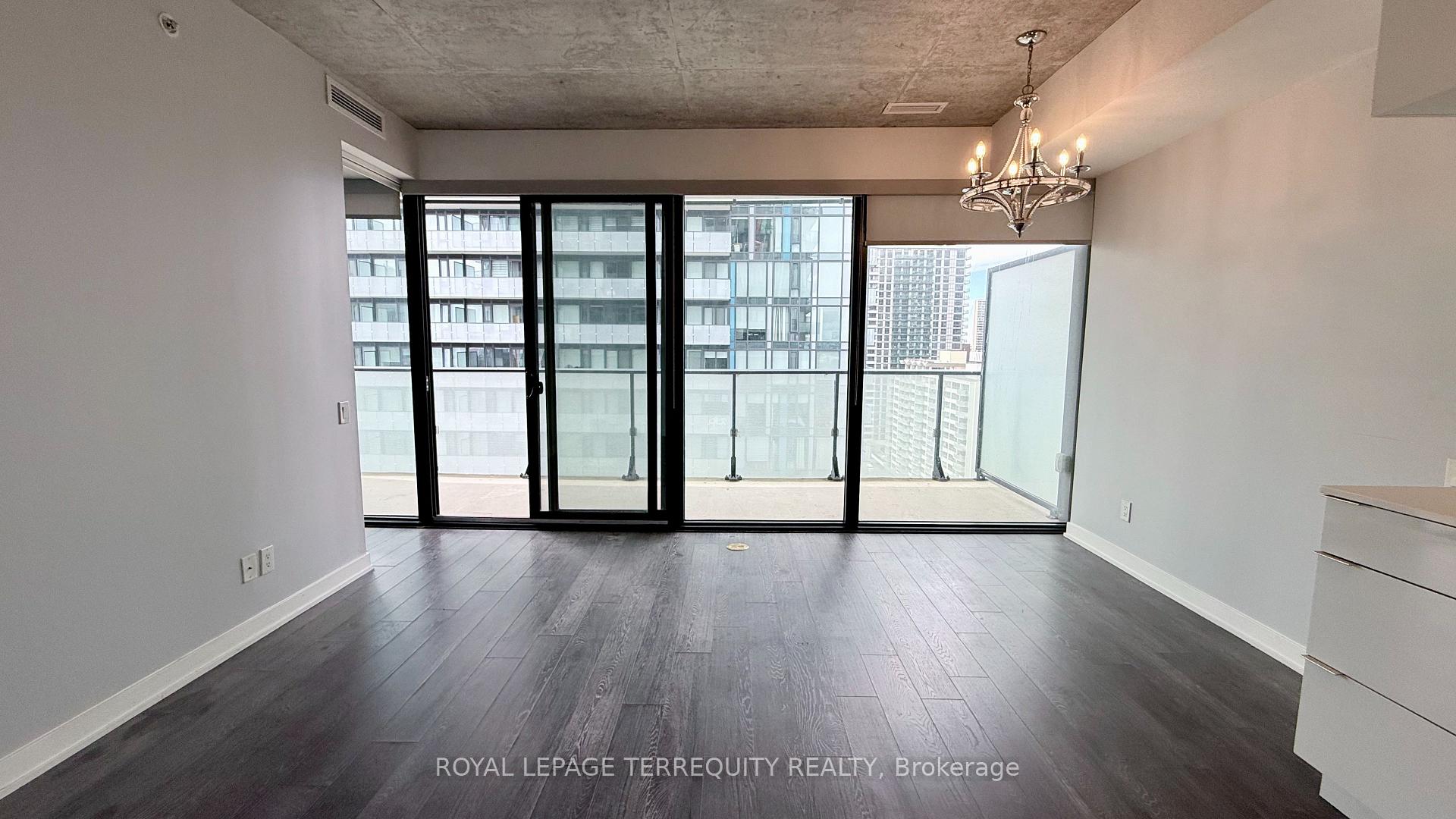 Photo 5 of Unit 1502, 185 Roehampton Avenue, Toronto, Mount Pleasant West — HOMEH