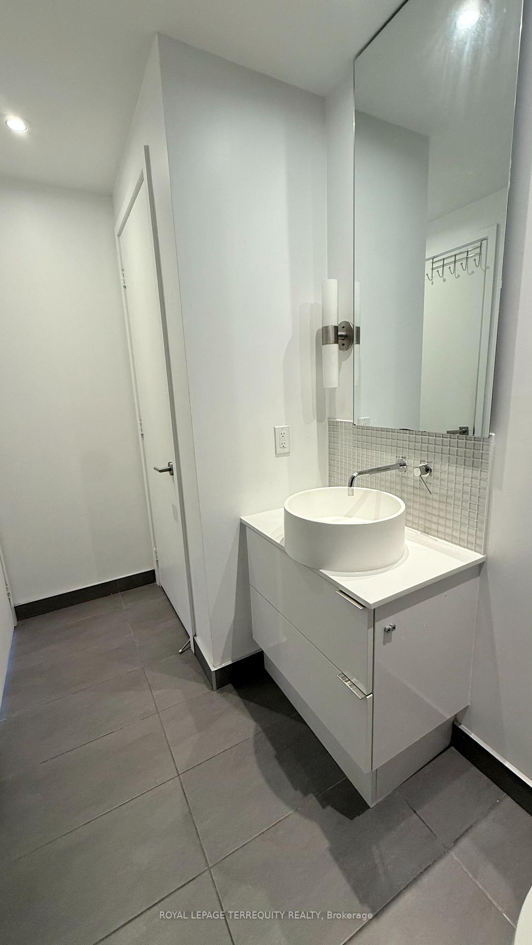 Photo 12 of Unit 1502, 185 Roehampton Avenue, Toronto, Mount Pleasant West — HOMEH